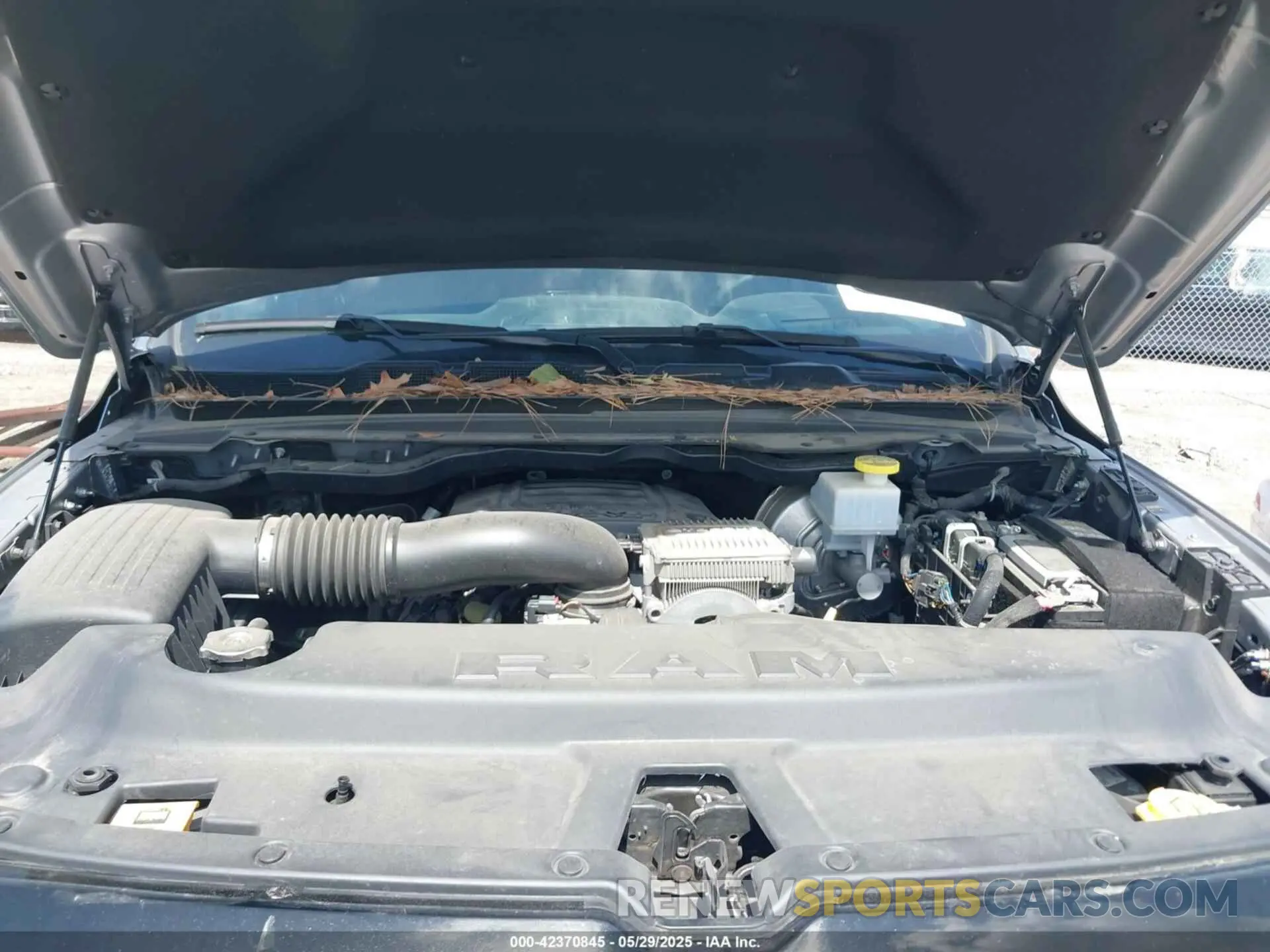 10 Photograph of a damaged car 1C6SRFHT0PN600943 RAM 1500 2023