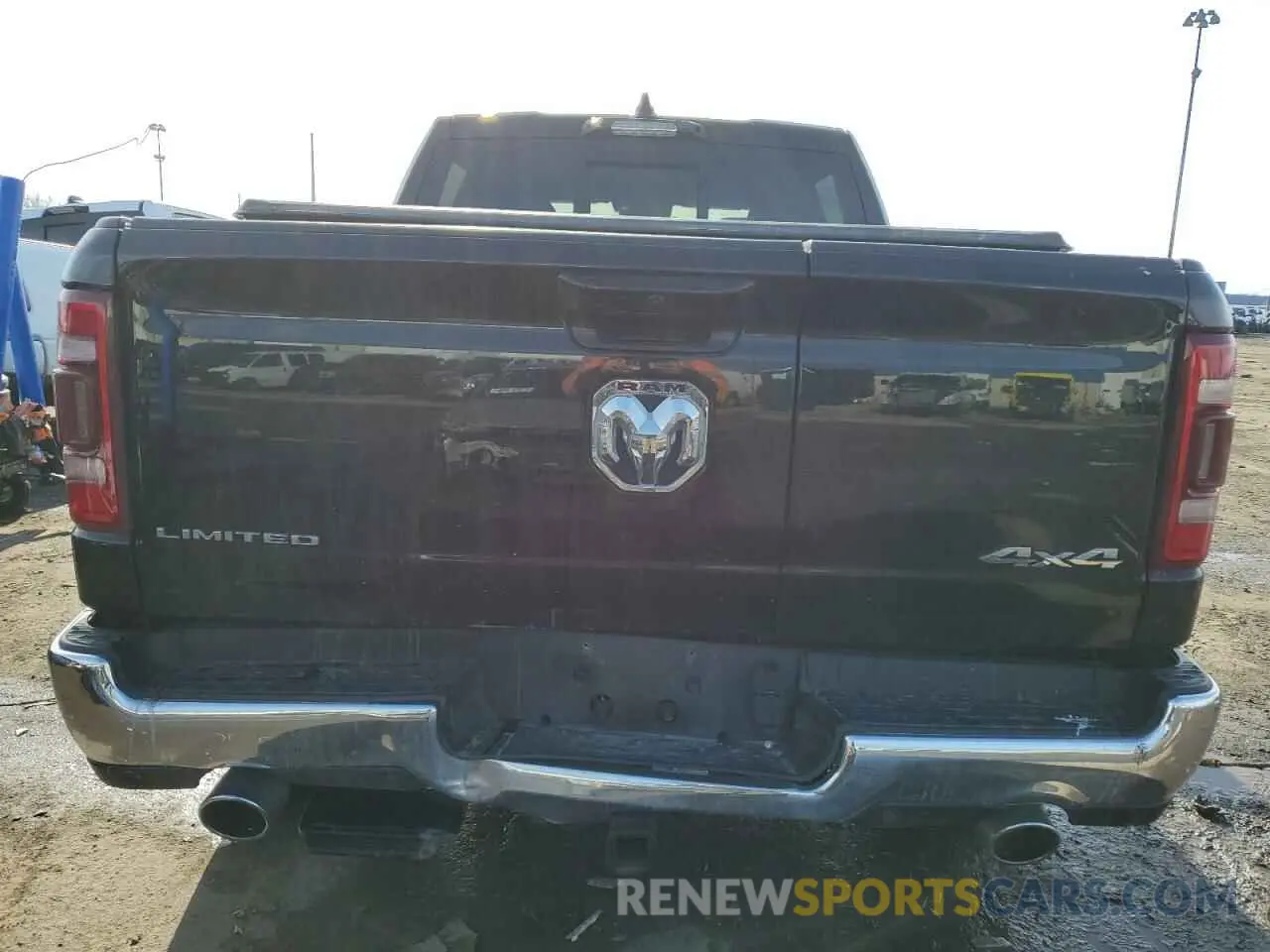 6 Photograph of a damaged car 1C6SRFHT1PN530126 RAM 1500 2023