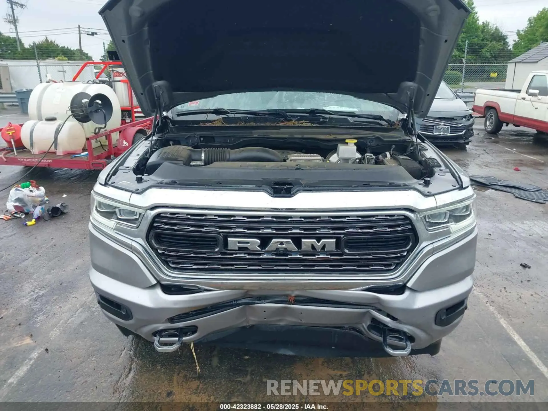 10 Photograph of a damaged car 1C6SRFHT1PN531759 RAM 1500 2023