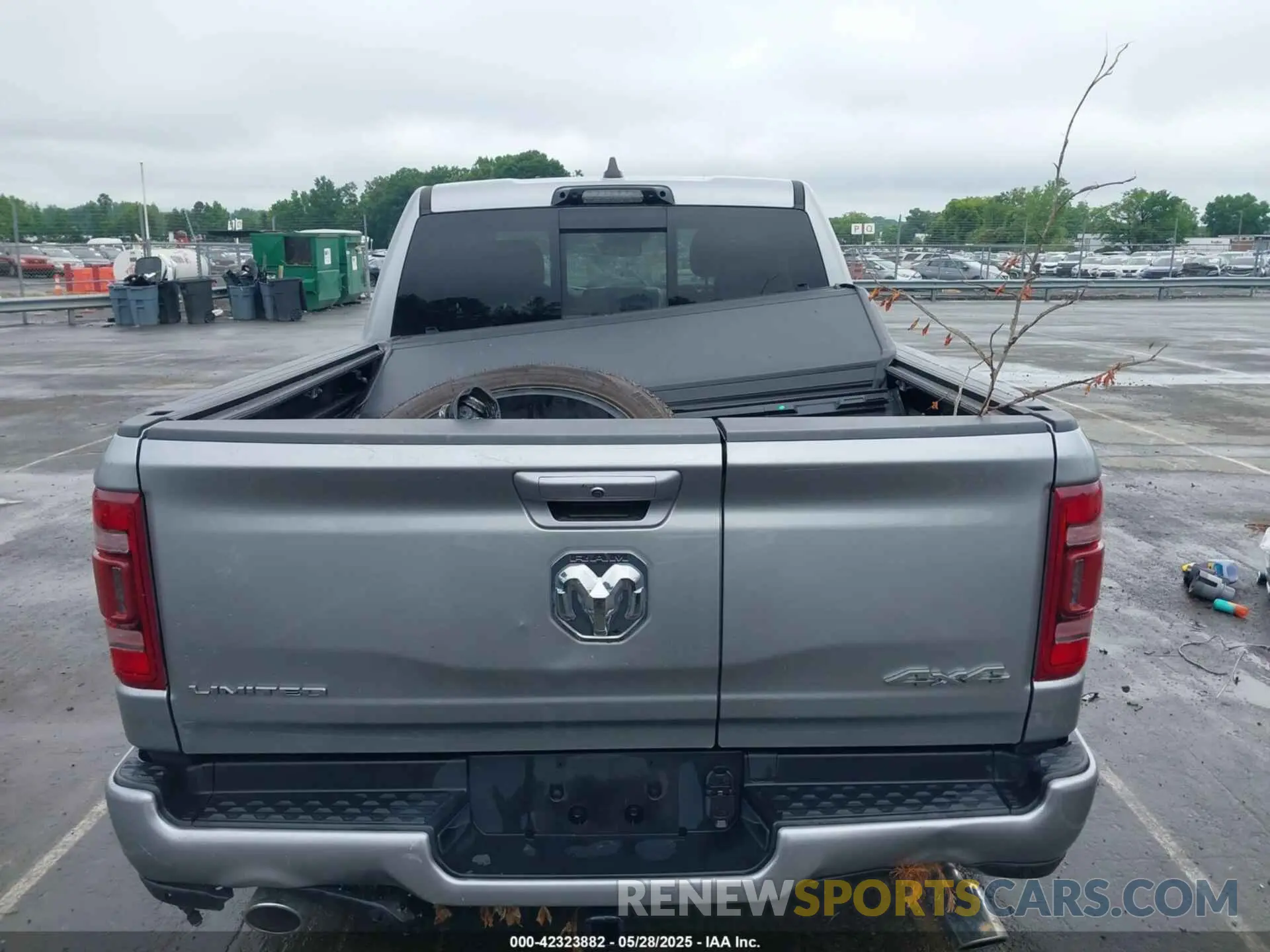17 Photograph of a damaged car 1C6SRFHT1PN531759 RAM 1500 2023