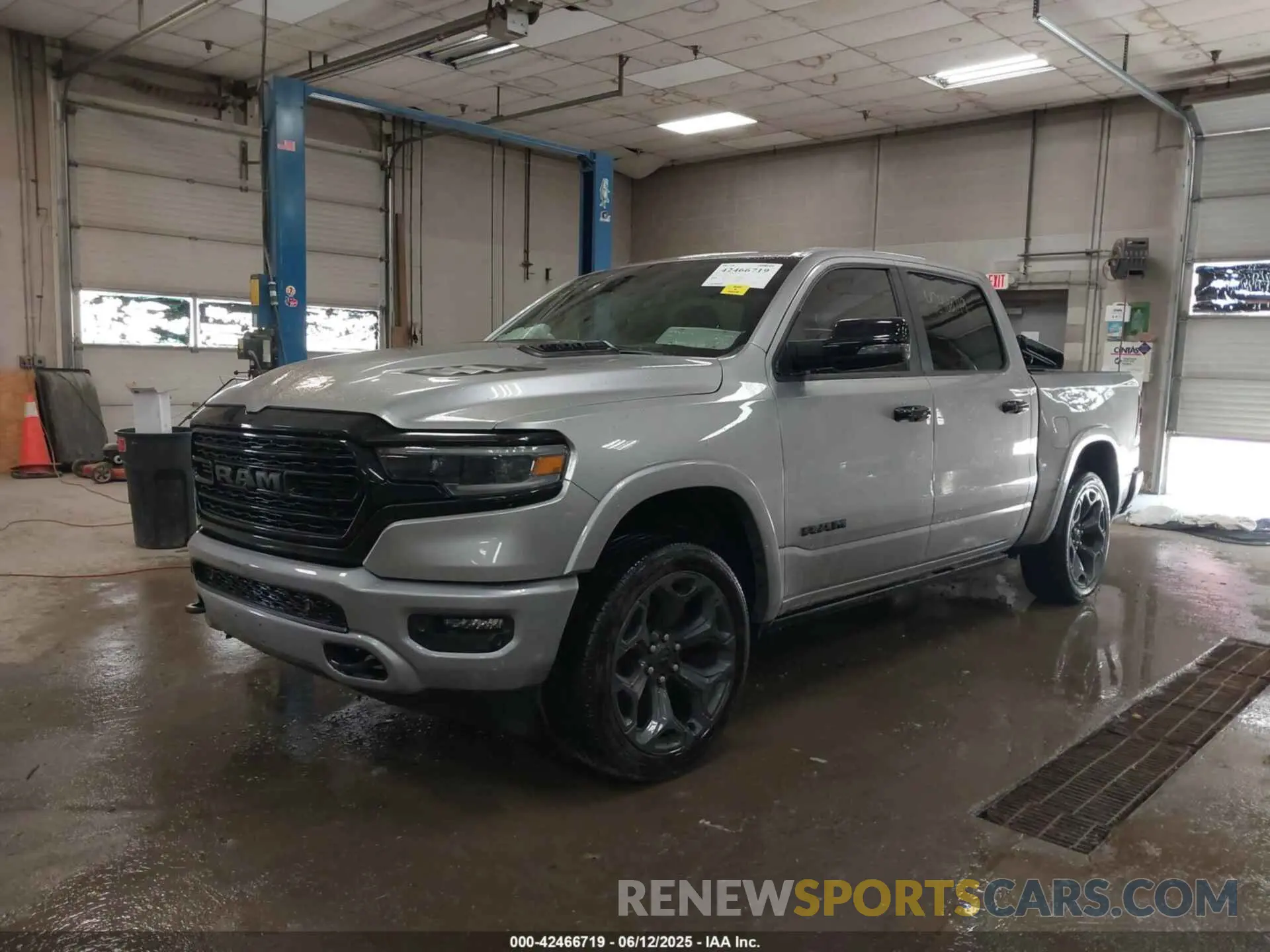 2 Photograph of a damaged car 1C6SRFHT1PN639153 RAM 1500 2023