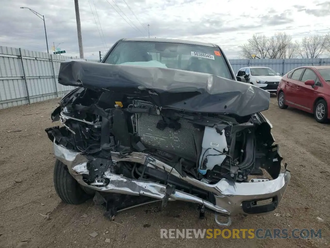 5 Photograph of a damaged car 1C6SRFHT3PN610799 RAM 1500 2023