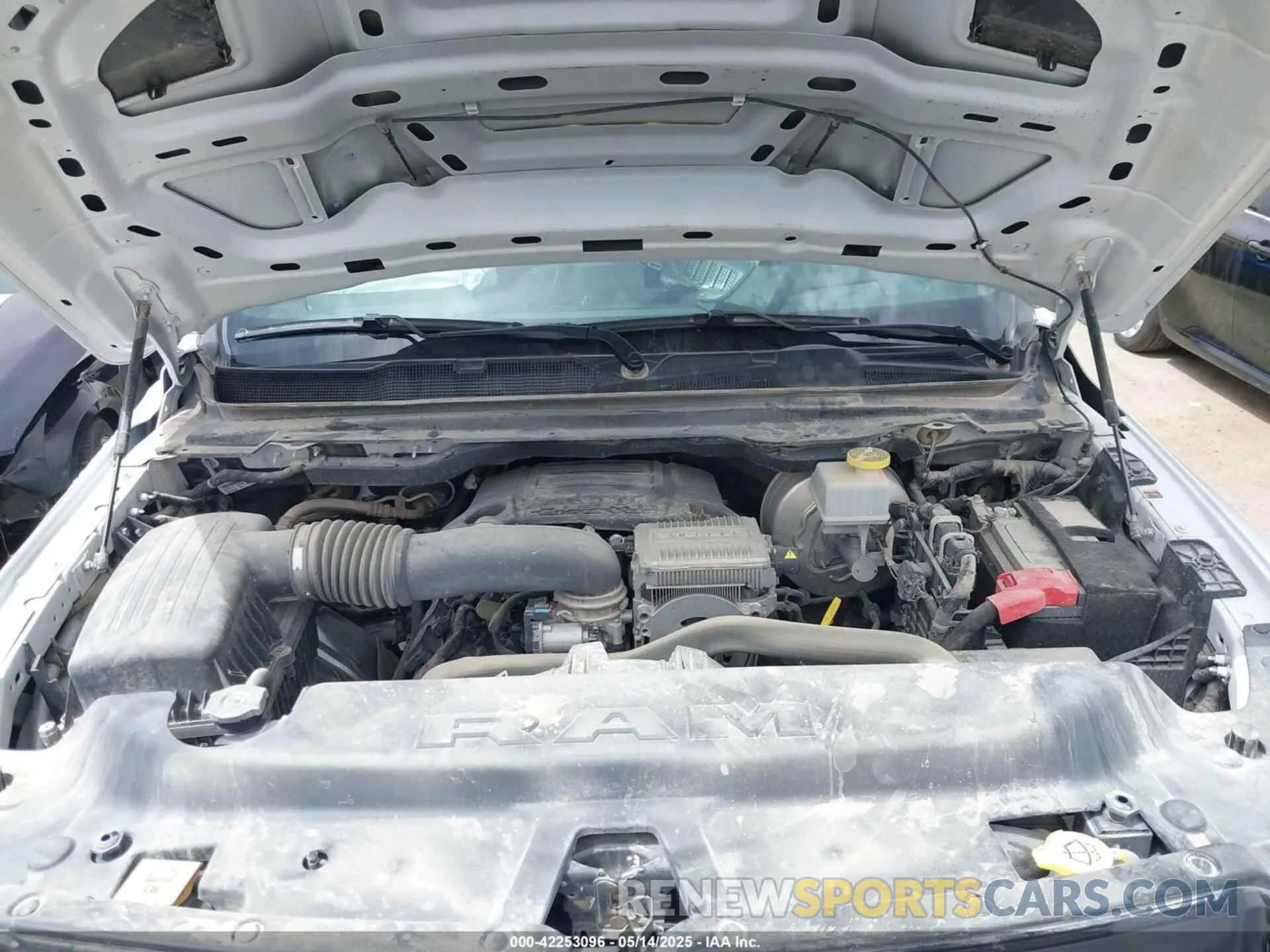 10 Photograph of a damaged car 1C6SRFHT5PN576378 RAM 1500 2023