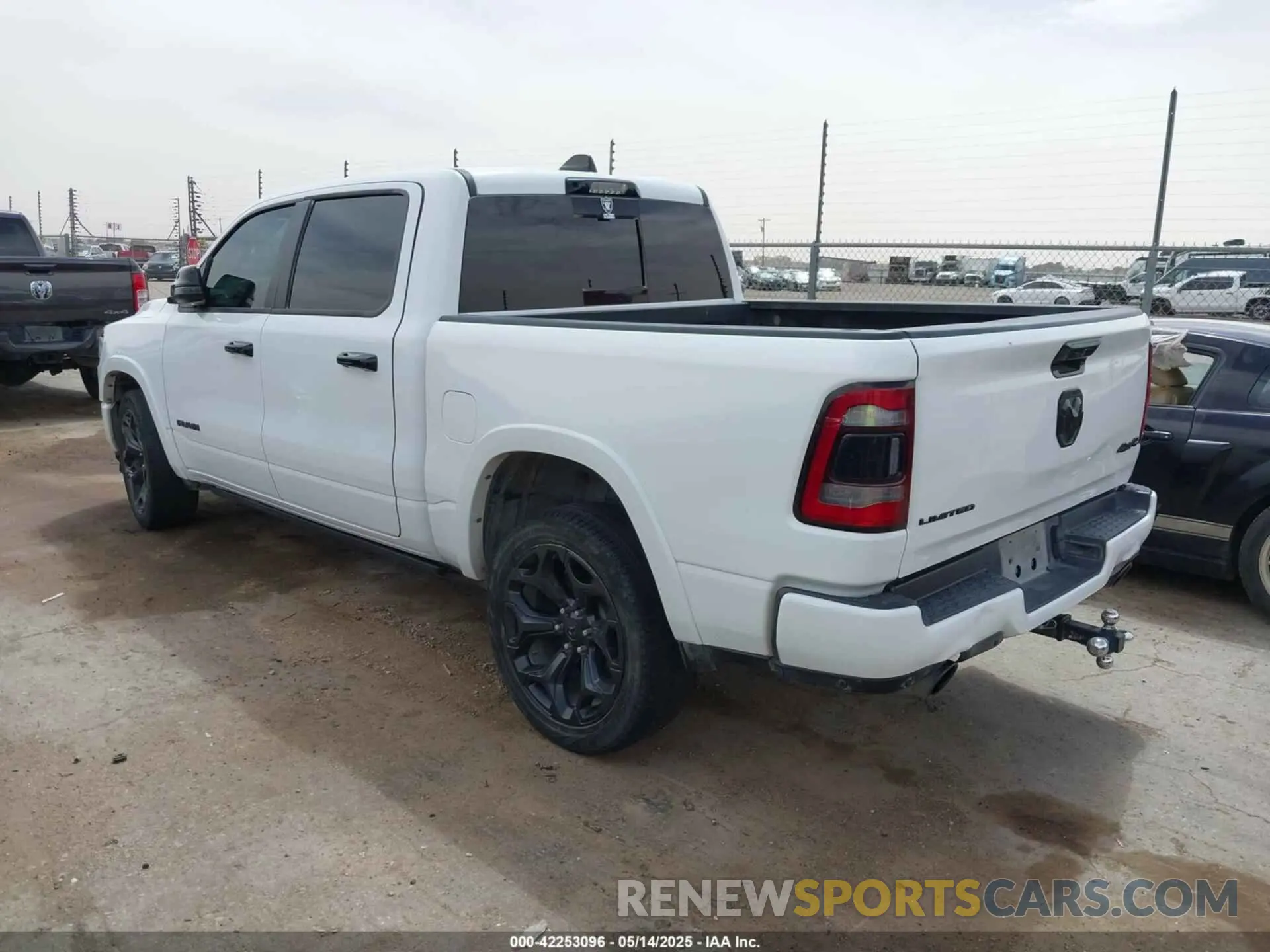 3 Photograph of a damaged car 1C6SRFHT5PN576378 RAM 1500 2023