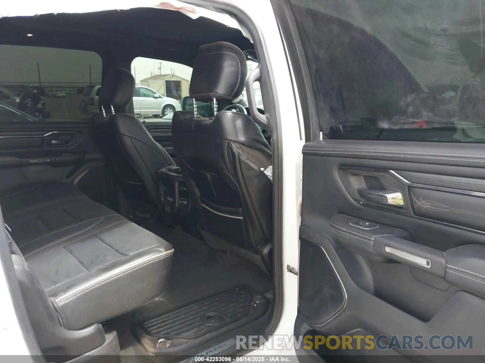 8 Photograph of a damaged car 1C6SRFHT5PN576378 RAM 1500 2023
