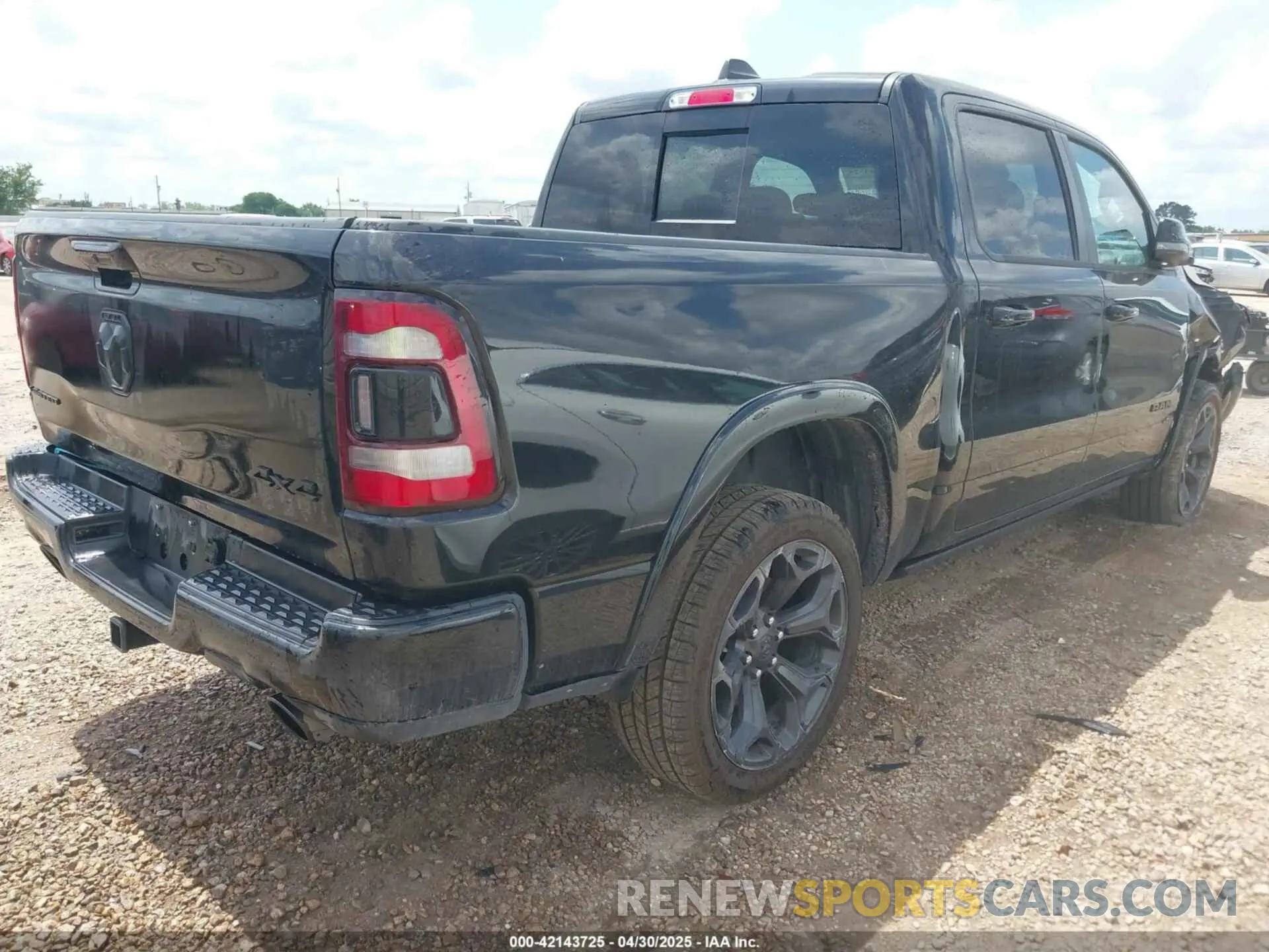 4 Photograph of a damaged car 1C6SRFHT6PN541655 RAM 1500 2023