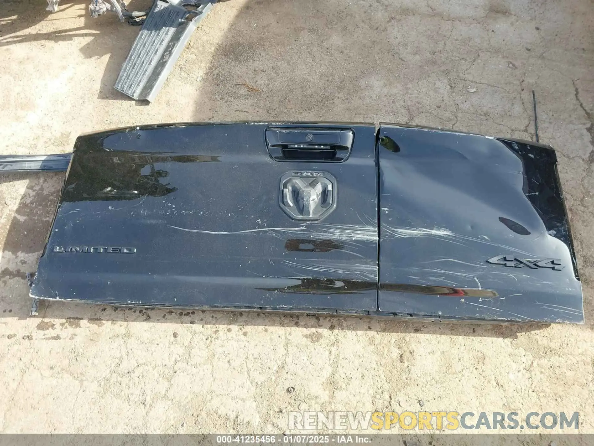 11 Photograph of a damaged car 1C6SRFHT8PN634838 RAM 1500 2023
