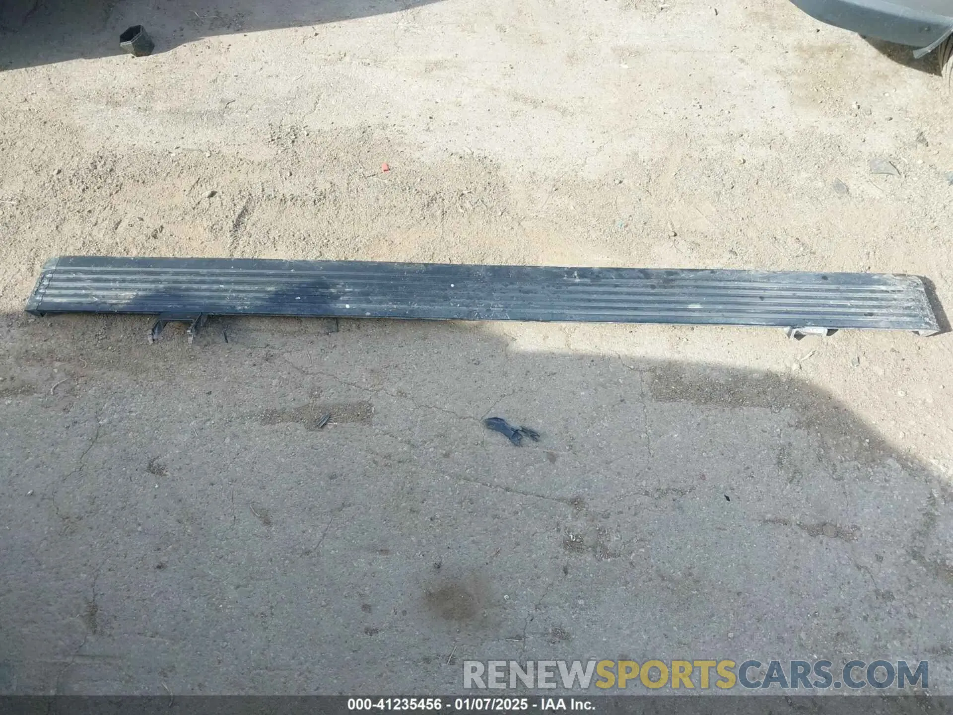 12 Photograph of a damaged car 1C6SRFHT8PN634838 RAM 1500 2023