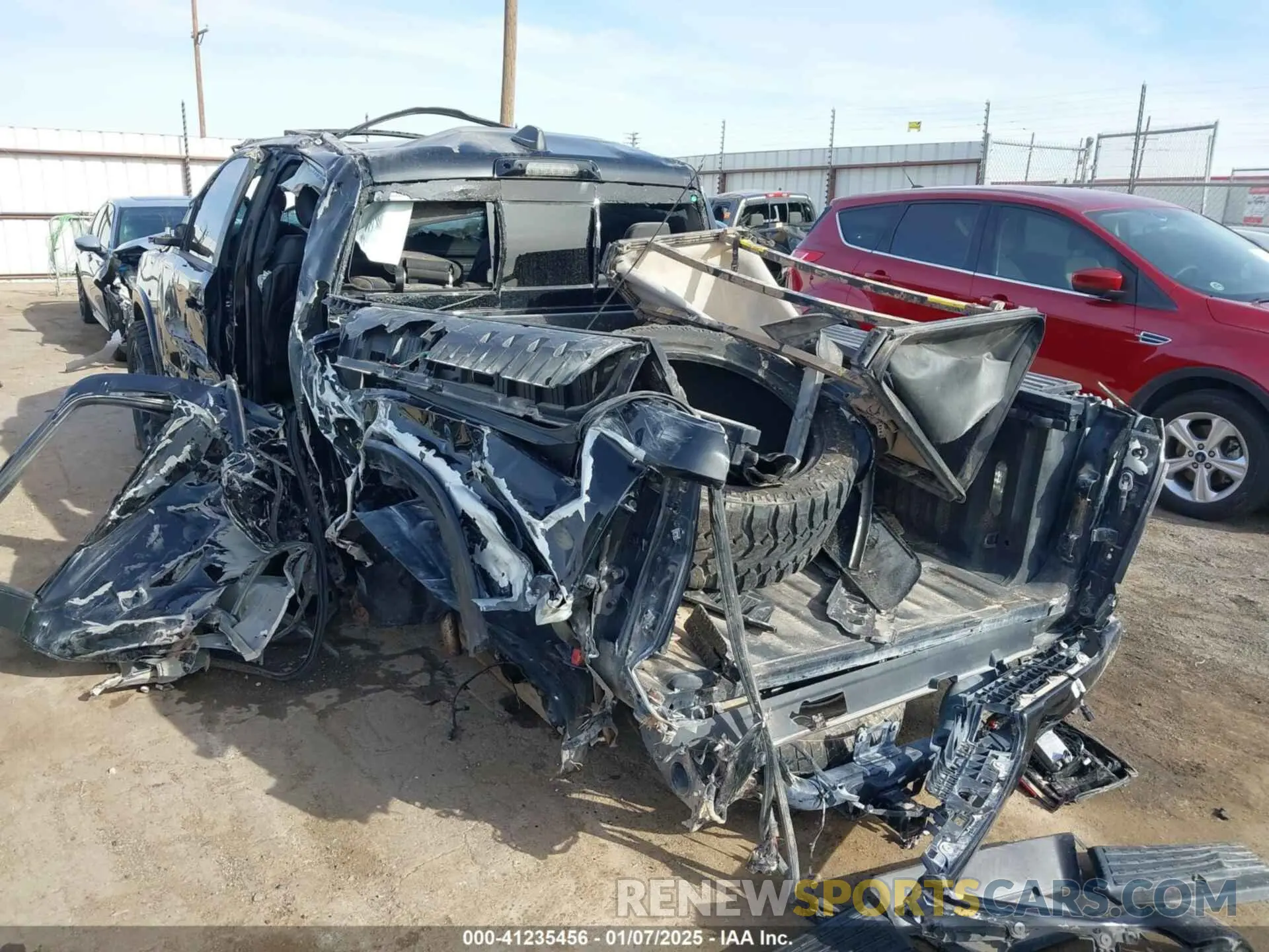 6 Photograph of a damaged car 1C6SRFHT8PN634838 RAM 1500 2023
