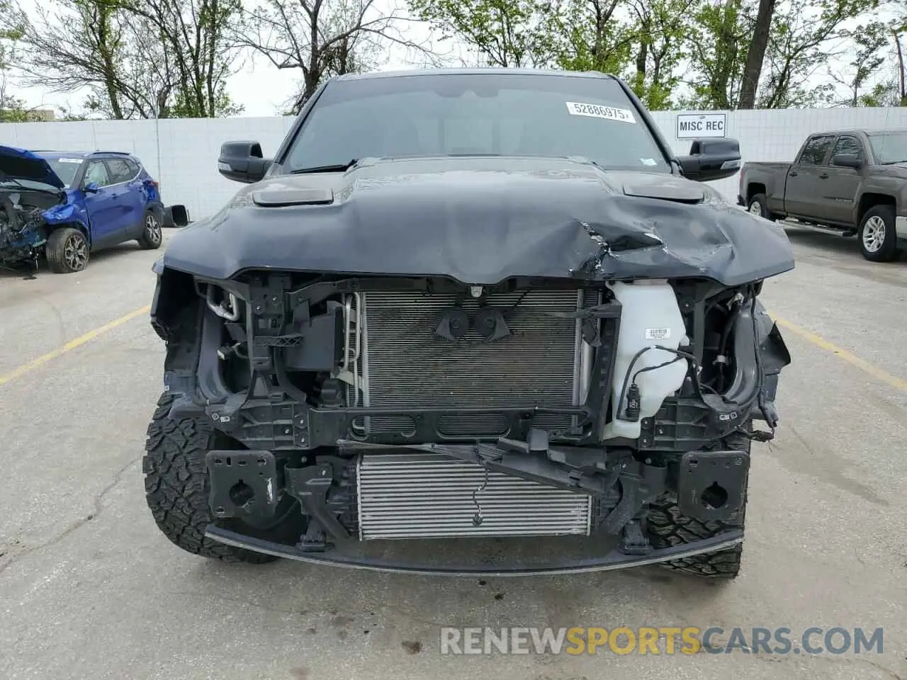 5 Photograph of a damaged car 1C6SRFJM0PN550564 RAM 1500 2023