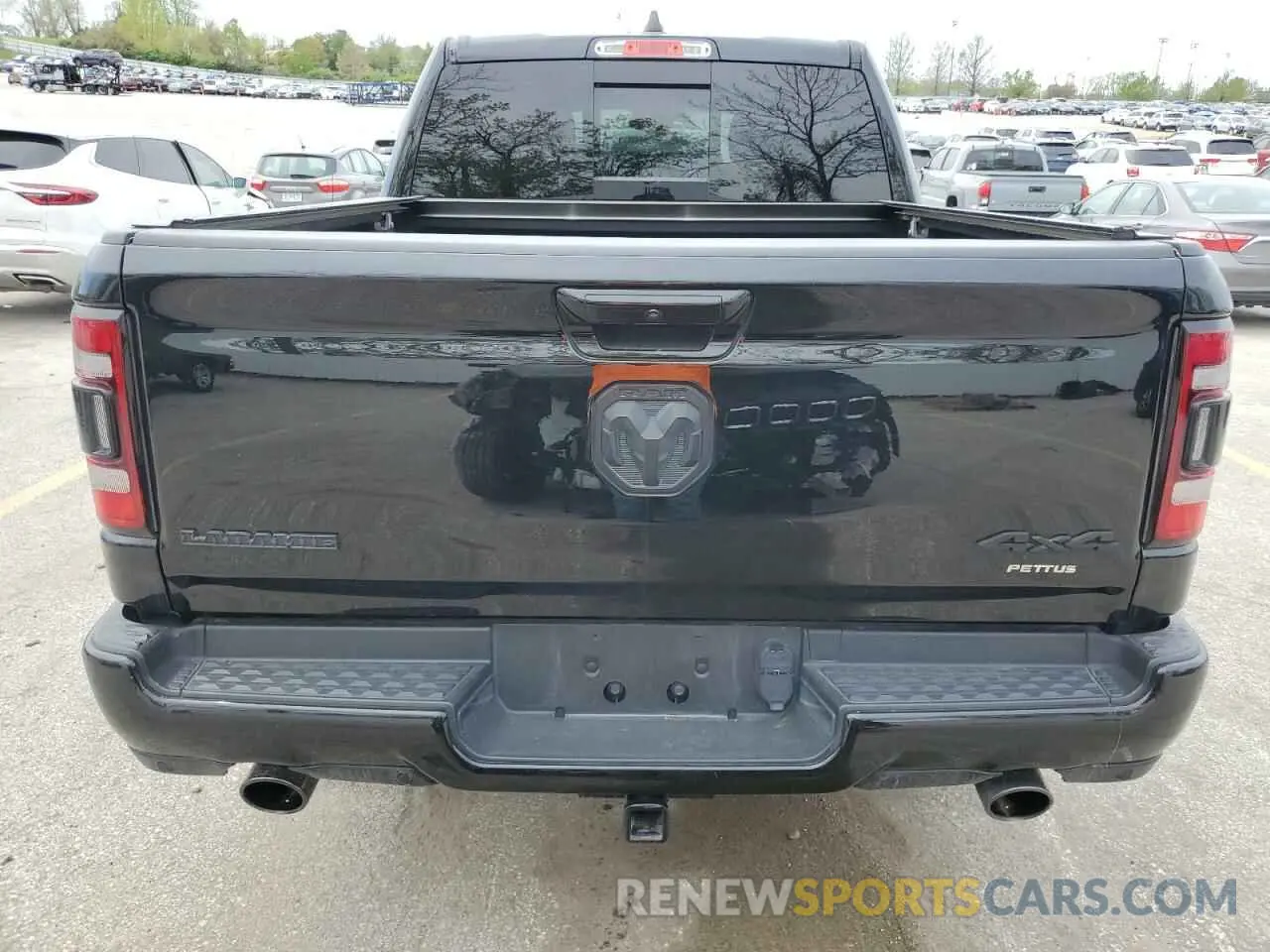 6 Photograph of a damaged car 1C6SRFJM0PN550564 RAM 1500 2023