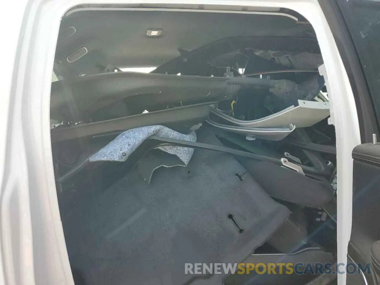 12 Photograph of a damaged car 1C6SRFJM9PN556833 RAM 1500 2023