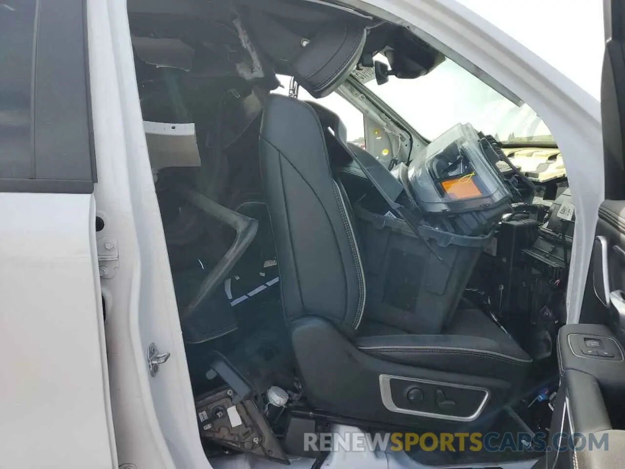 7 Photograph of a damaged car 1C6SRFJM9PN556833 RAM 1500 2023