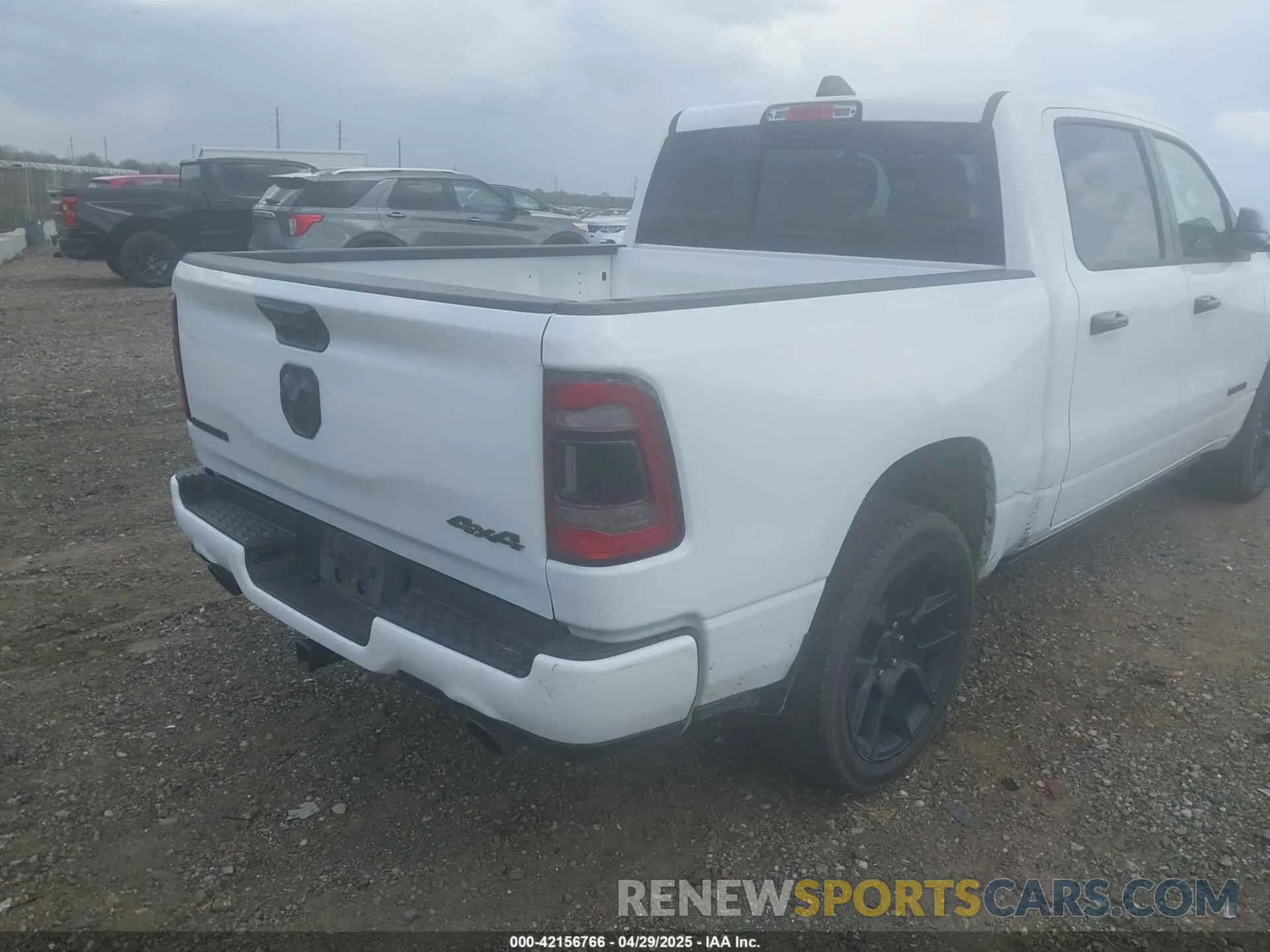4 Photograph of a damaged car 1C6SRFJT3PN541901 RAM 1500 2023
