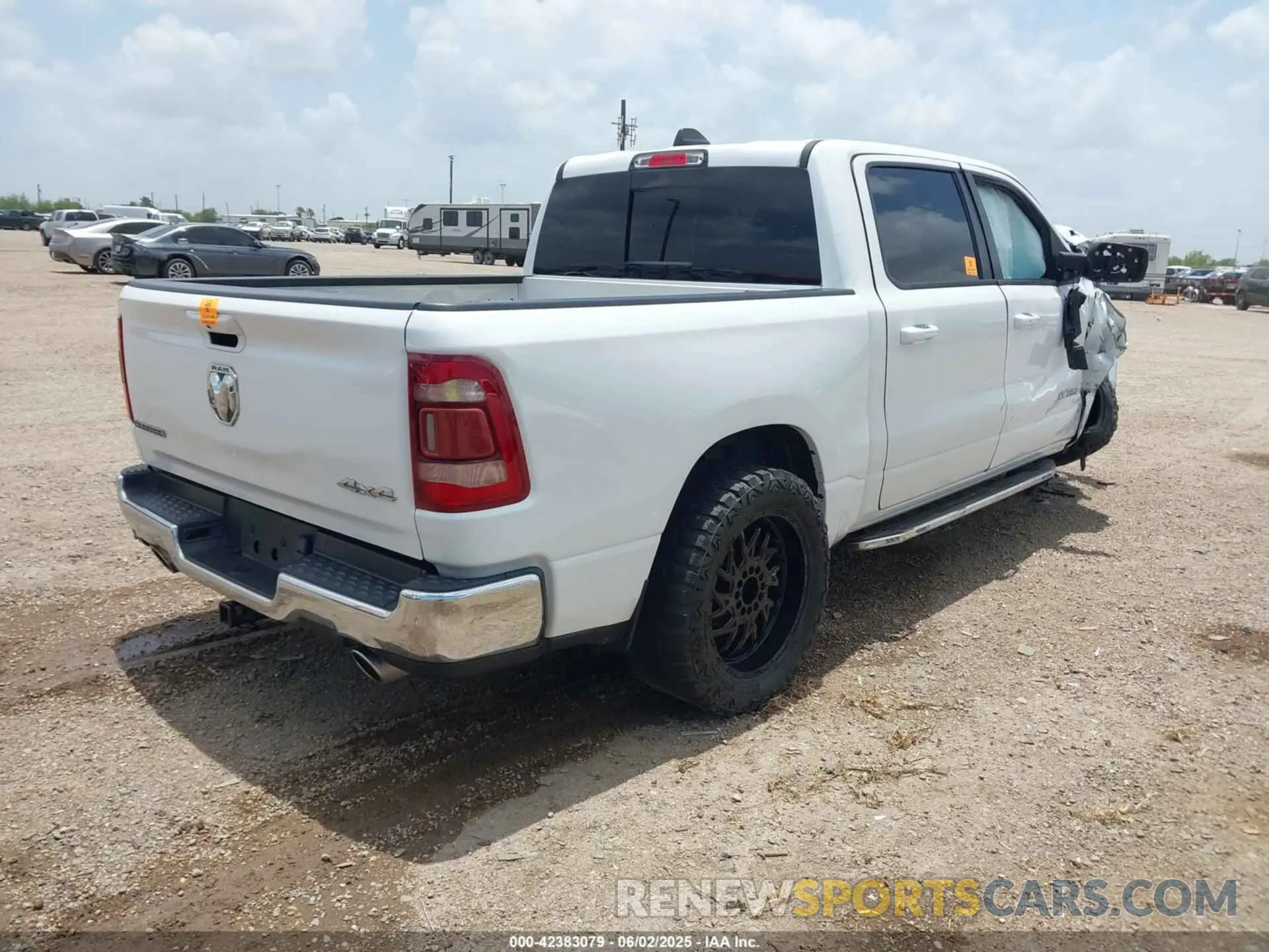 4 Photograph of a damaged car 1C6SRFJT3PN582111 RAM 1500 2023