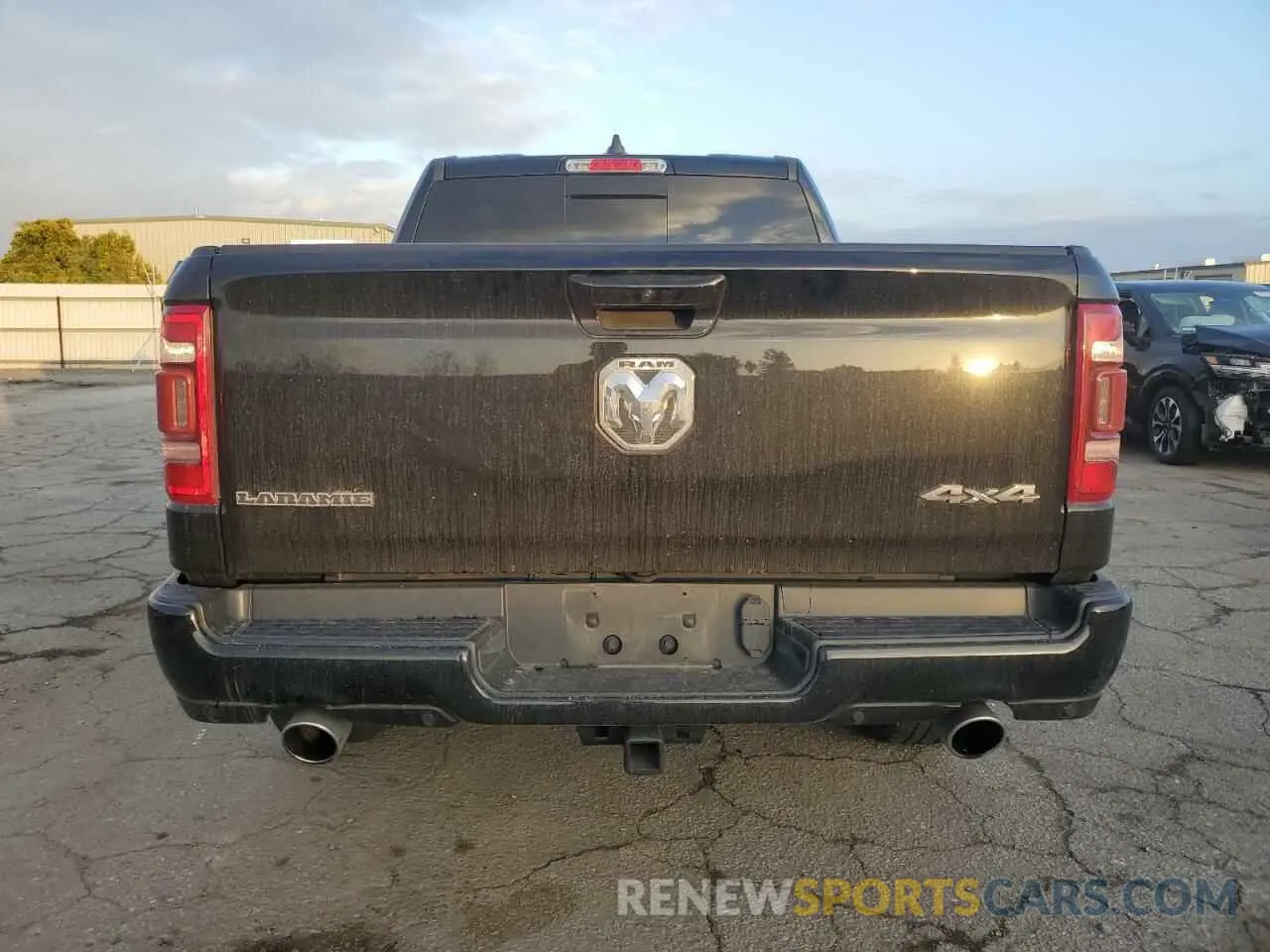 6 Photograph of a damaged car 1C6SRFJT3PN662847 RAM 1500 2023