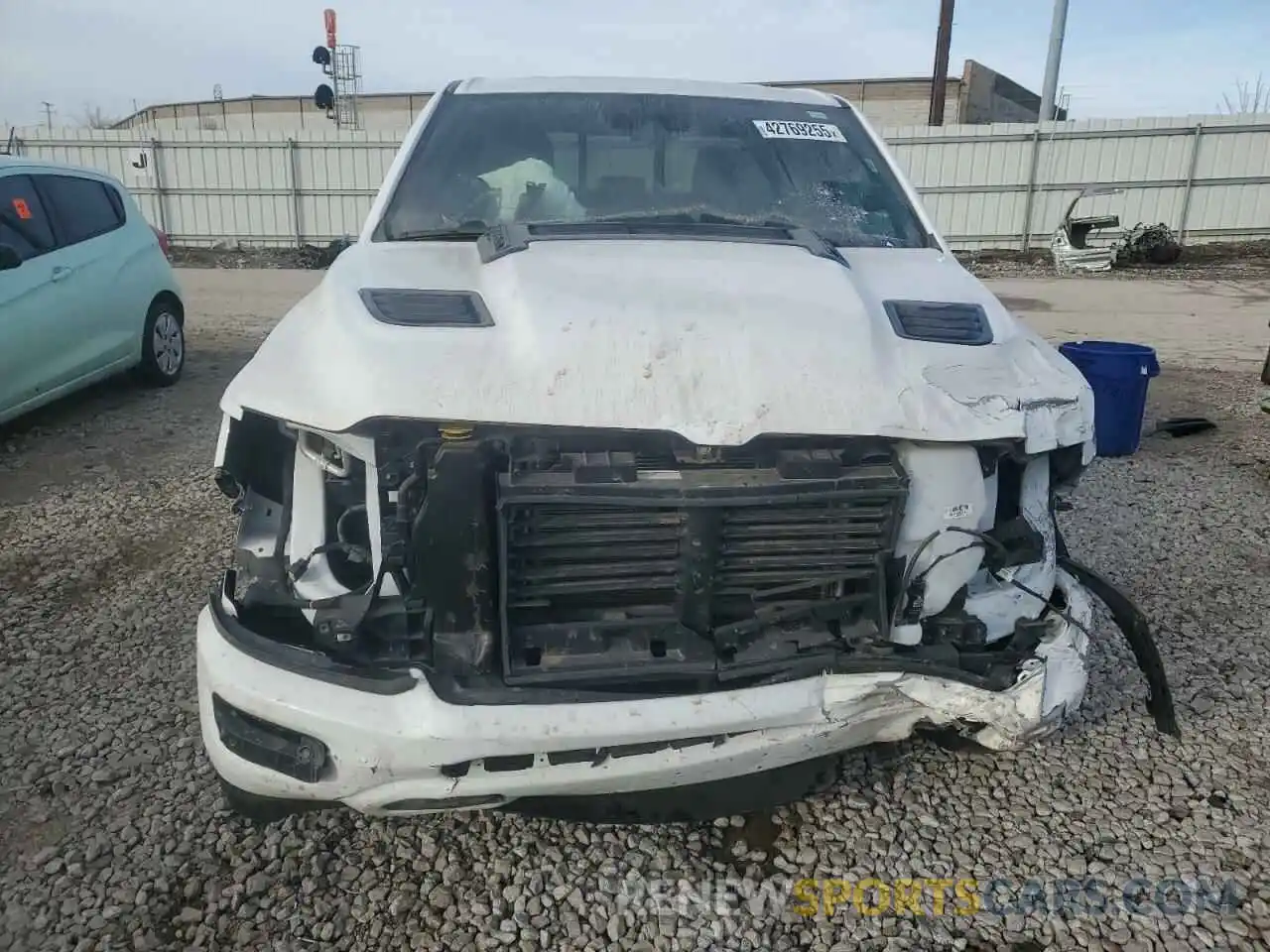 5 Photograph of a damaged car 1C6SRFJT4PN542636 RAM 1500 2023