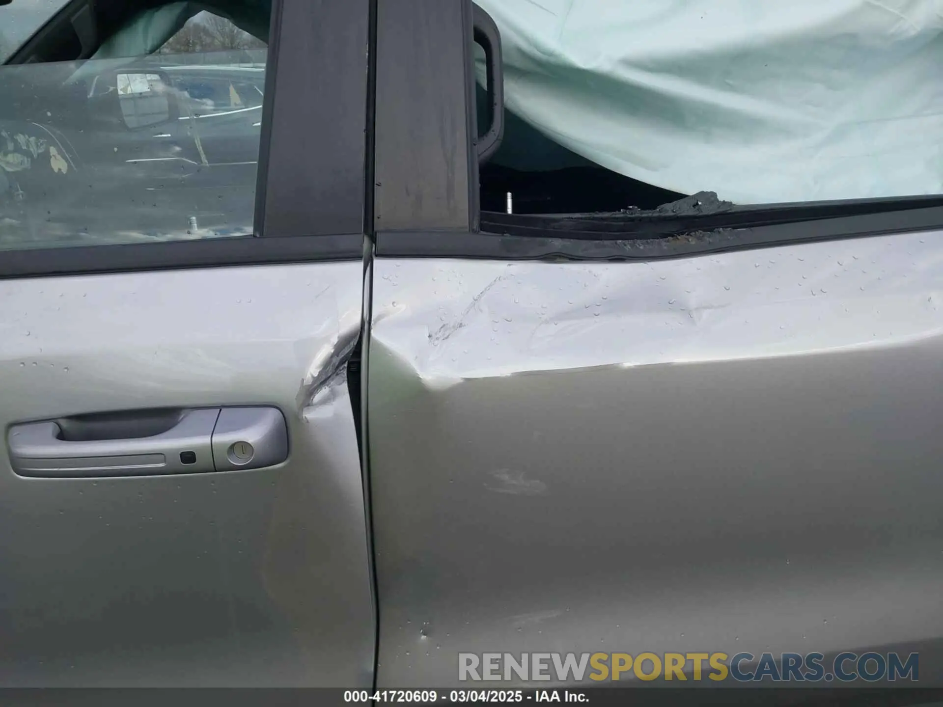 20 Photograph of a damaged car 1C6SRFJT6PN576366 RAM 1500 2023