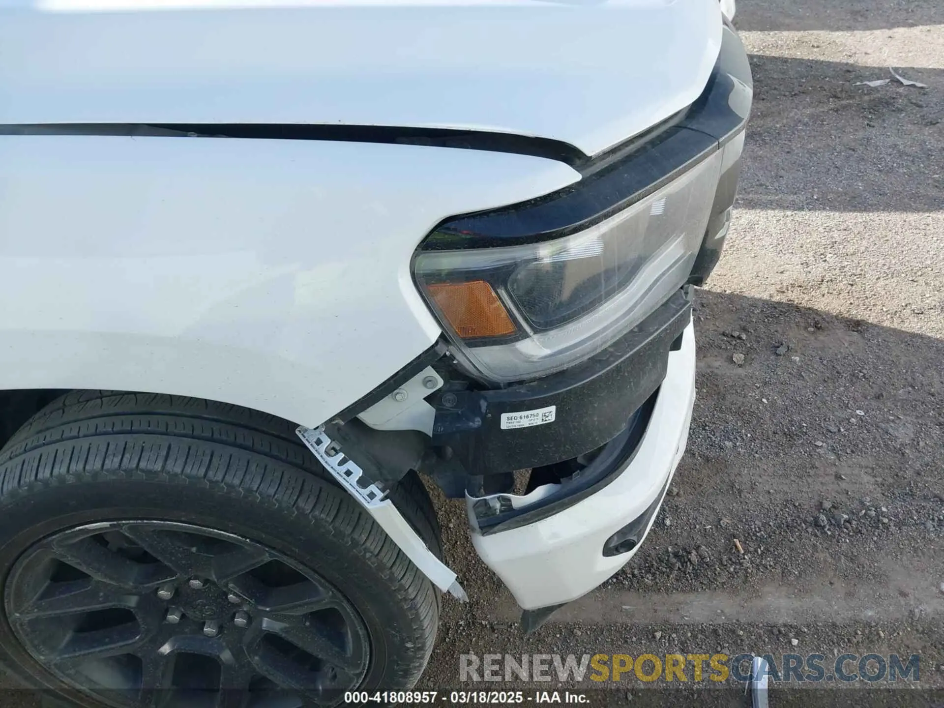 18 Photograph of a damaged car 1C6SRFJT7PN541092 RAM 1500 2023