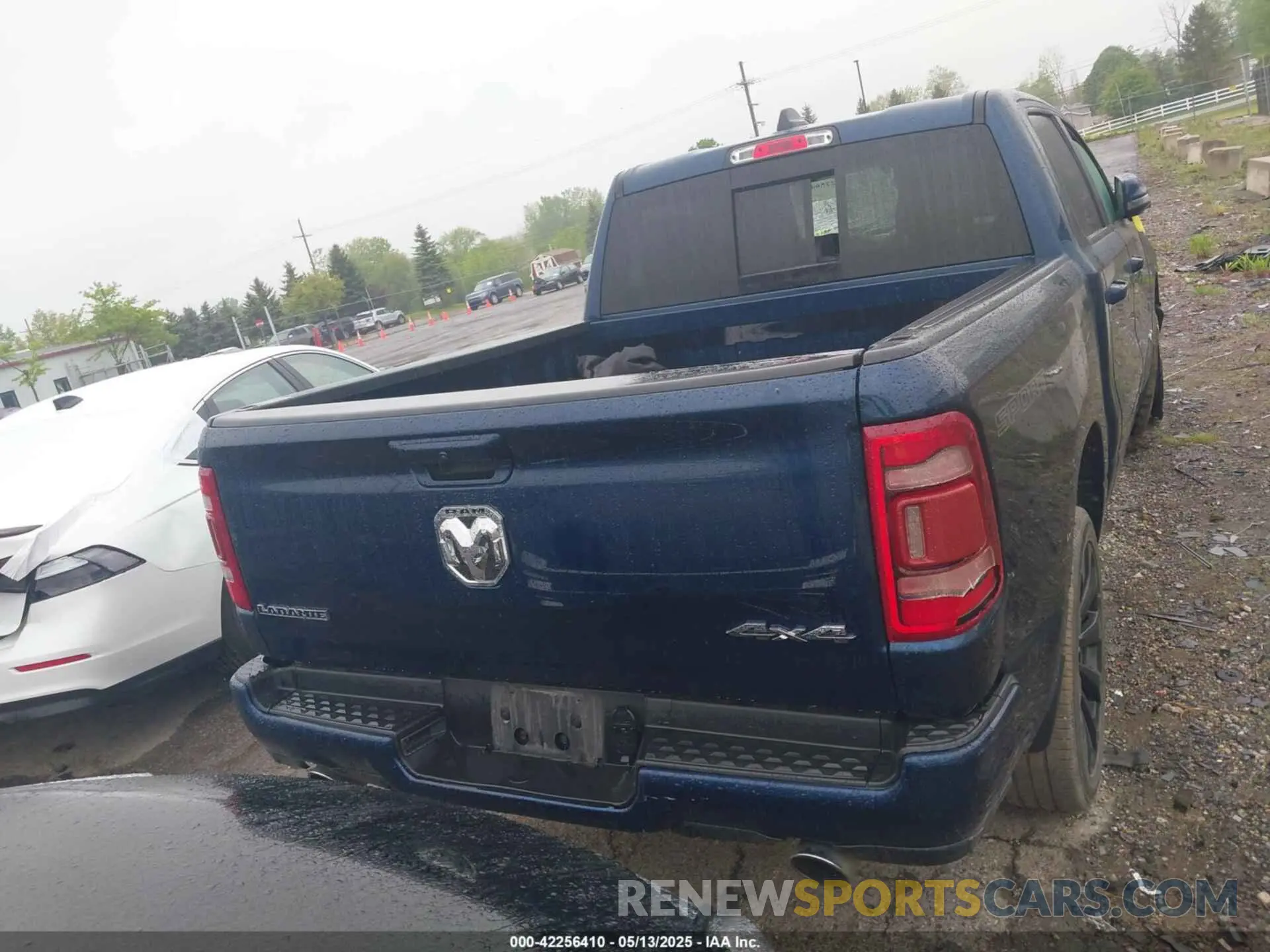 16 Photograph of a damaged car 1C6SRFJT9PN542437 RAM 1500 2023
