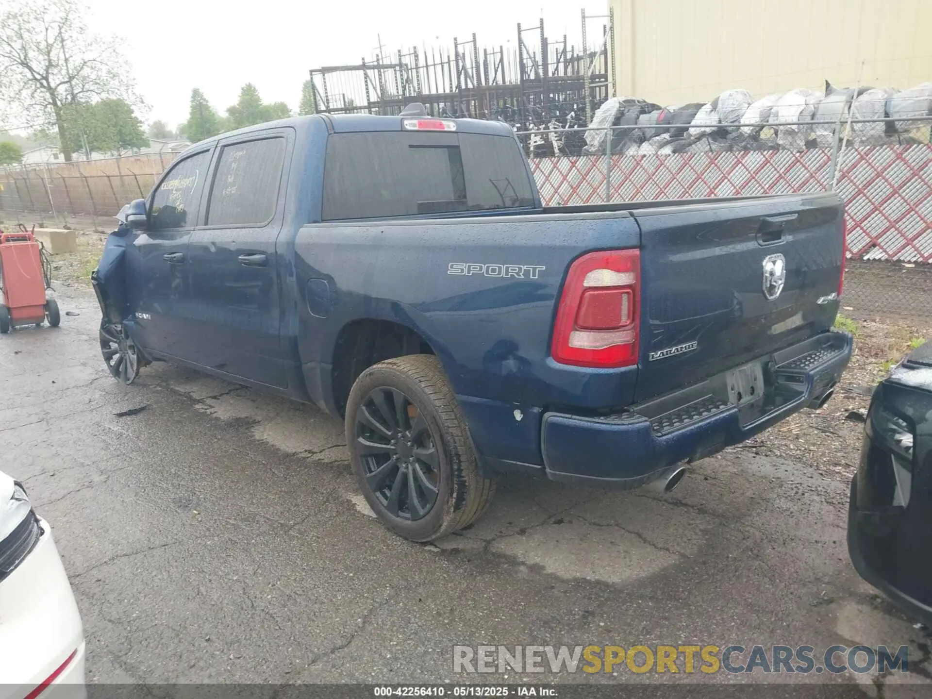 3 Photograph of a damaged car 1C6SRFJT9PN542437 RAM 1500 2023