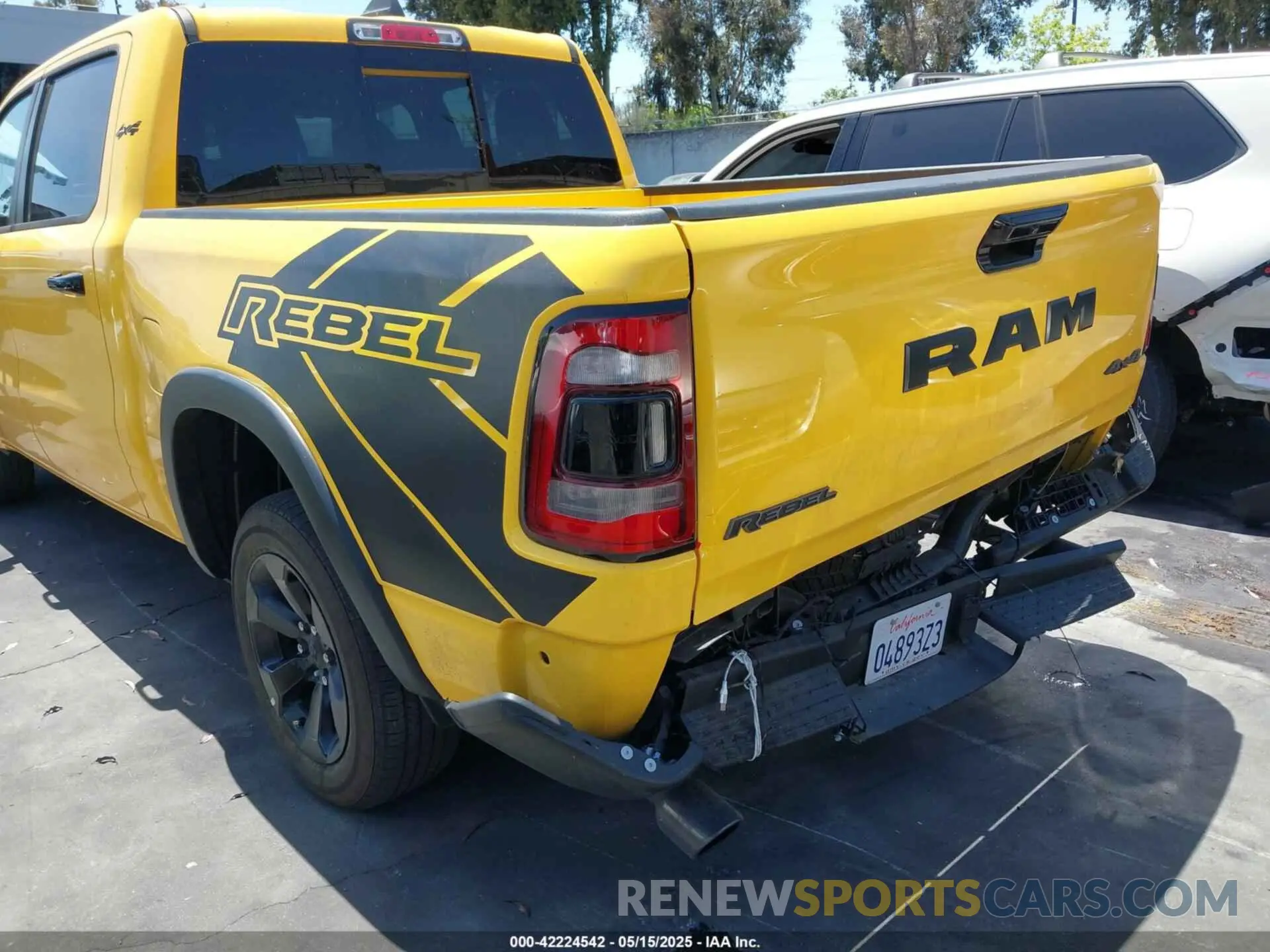 6 Photograph of a damaged car 1C6SRFLT3PN687390 RAM 1500 2023