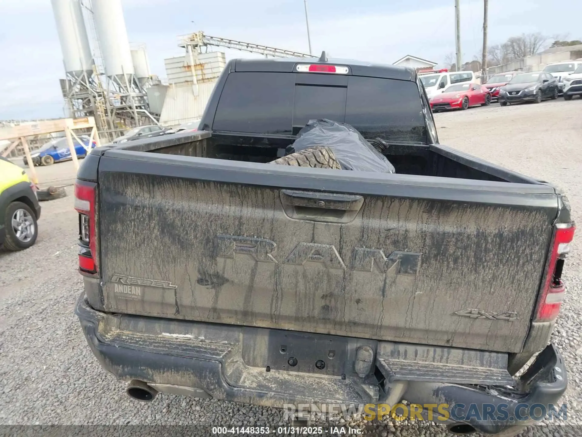 16 Photograph of a damaged car 1C6SRFLT6PN637289 RAM 1500 2023