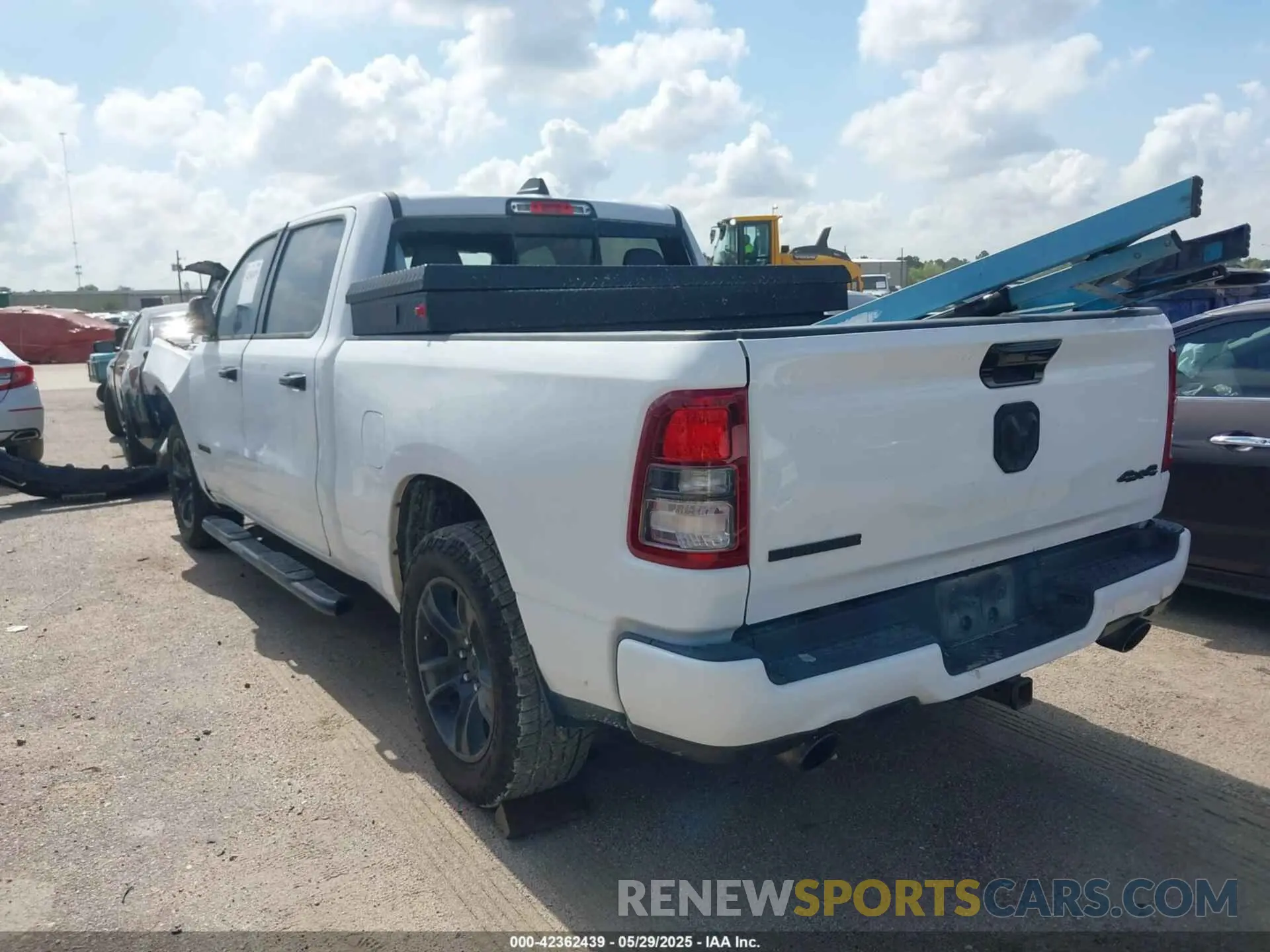 3 Photograph of a damaged car 1C6SRFMT3PN636003 RAM 1500 2023