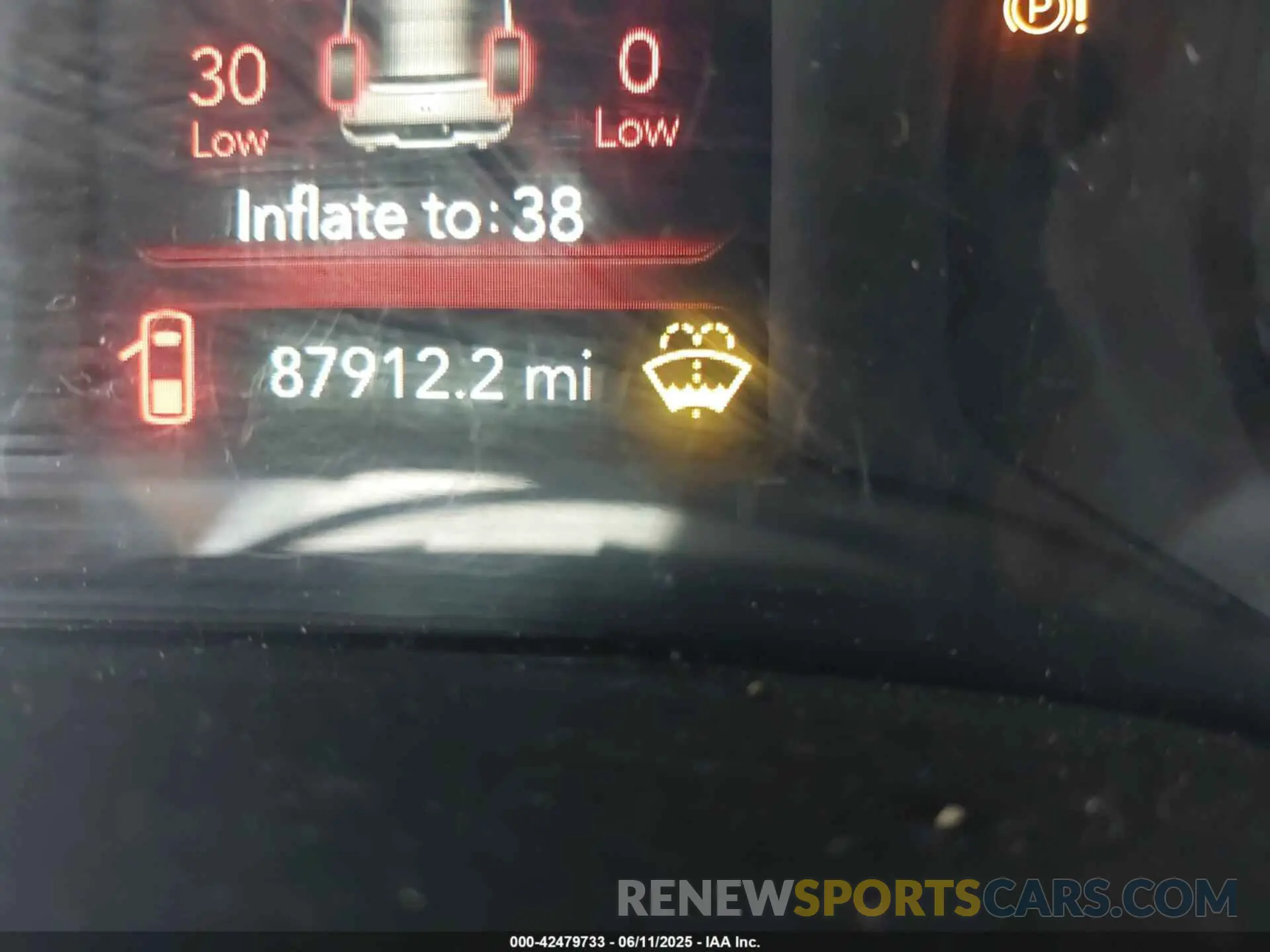 16 Photograph of a damaged car 1C6SRFNT7PN593705 RAM 1500 2023