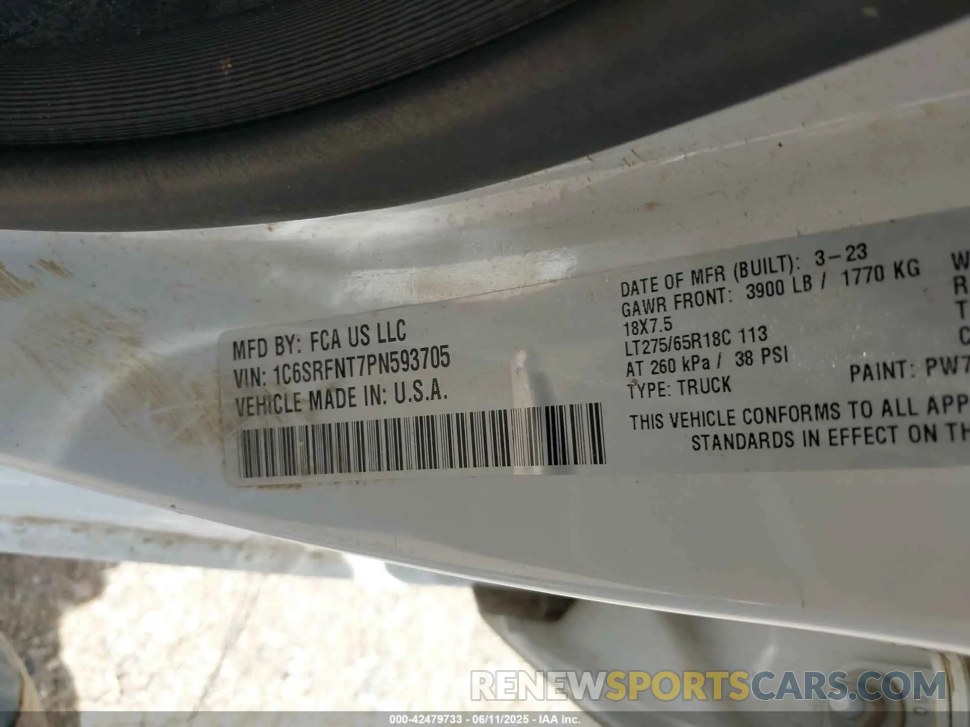 9 Photograph of a damaged car 1C6SRFNT7PN593705 RAM 1500 2023