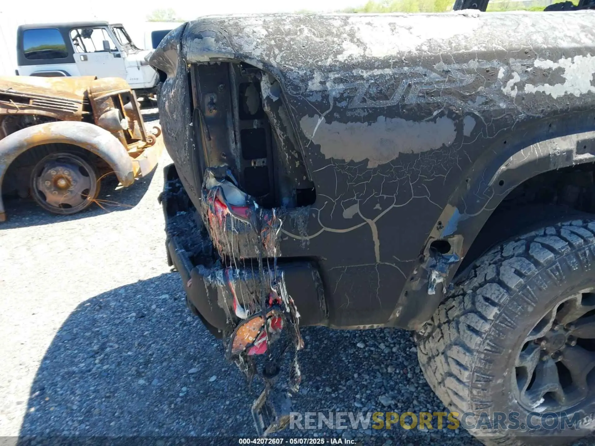 15 Photograph of a damaged car 1C6SRFU92PN500787 RAM 1500 2023