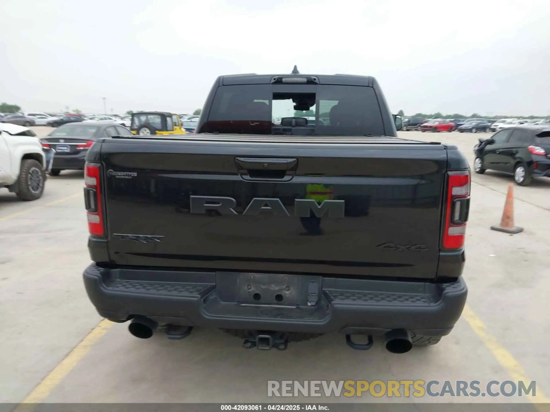 16 Photograph of a damaged car 1C6SRFU93PN572940 RAM 1500 2023