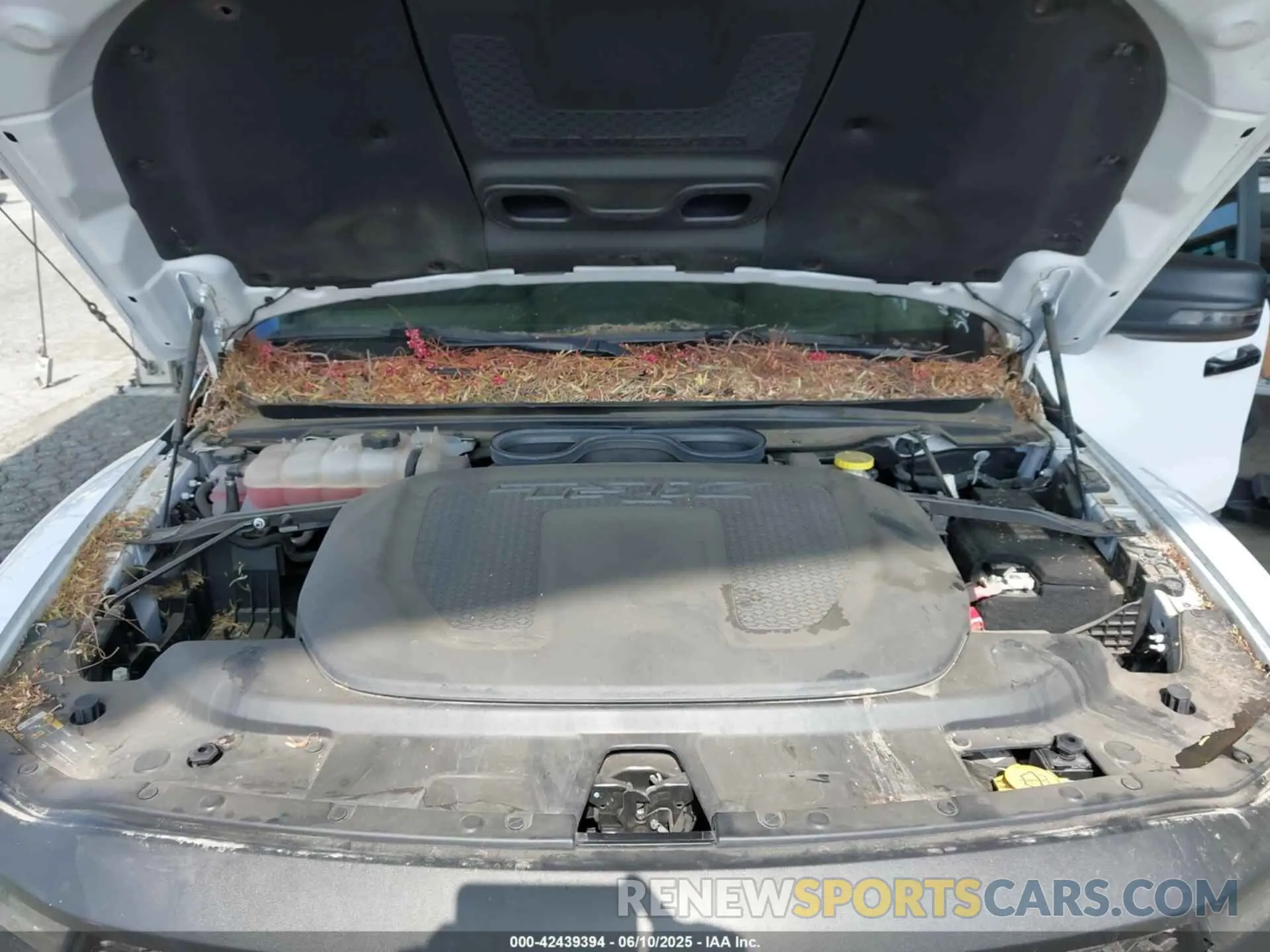 10 Photograph of a damaged car 1C6SRFU93PN585123 RAM 1500 2023