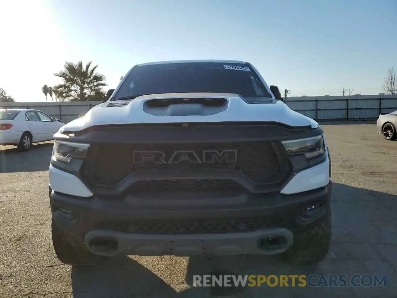 5 Photograph of a damaged car 1C6SRFU96PN503305 RAM 1500 2023