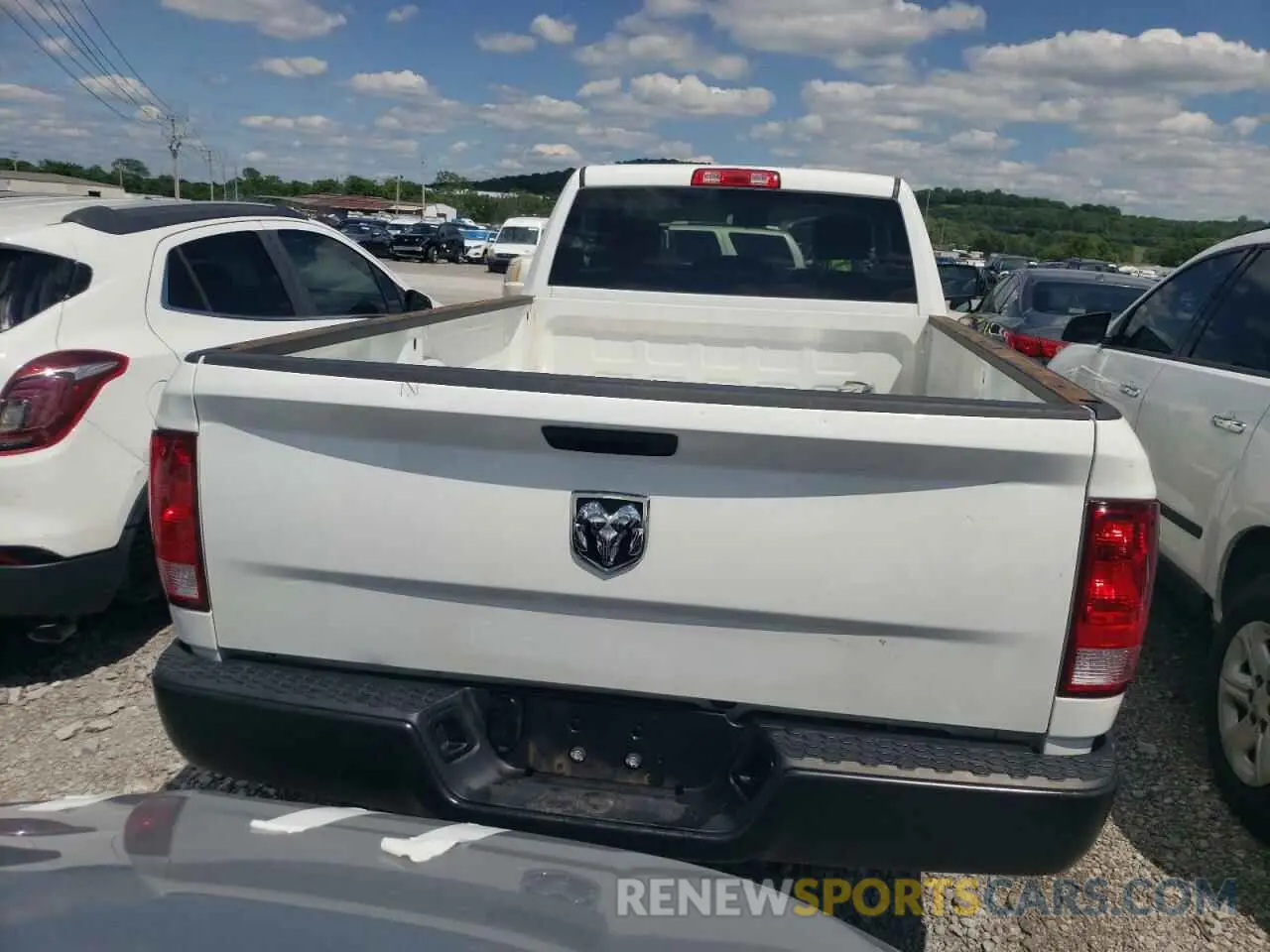 6 Photograph of a damaged car 3C6JR6DG3PG550150 RAM 1500 2023