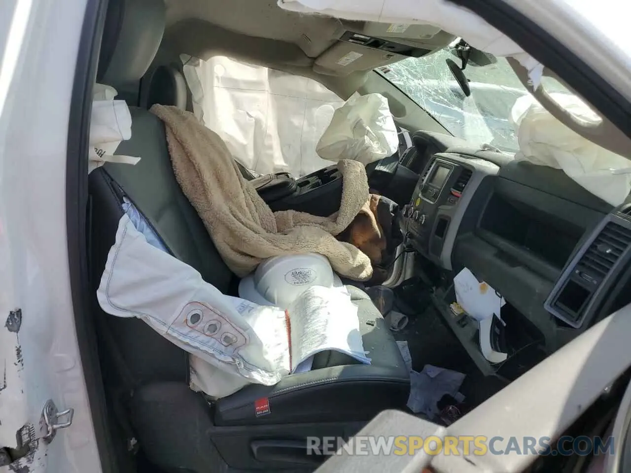 10 Photograph of a damaged car 3C6JR6DT0PG674339 RAM 1500 2023