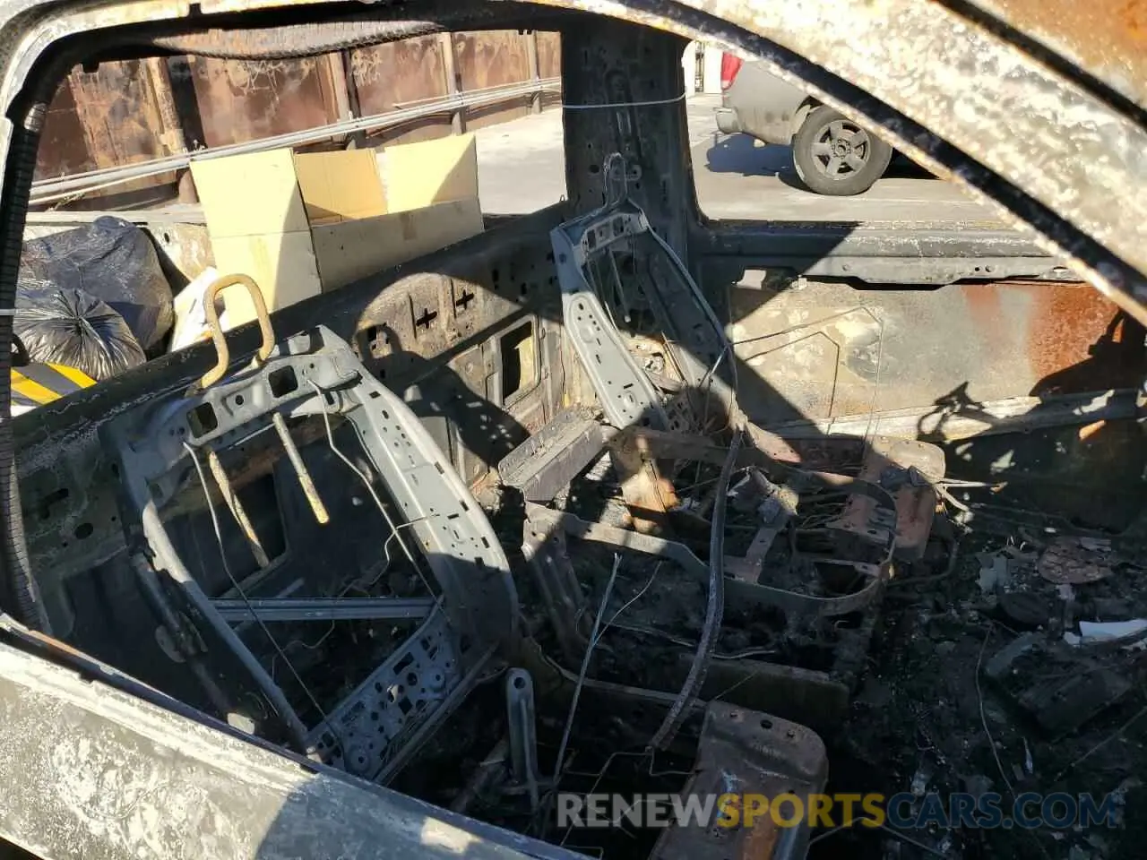 10 Photograph of a damaged car 3C6JR6DTXPG542964 RAM 1500 2023