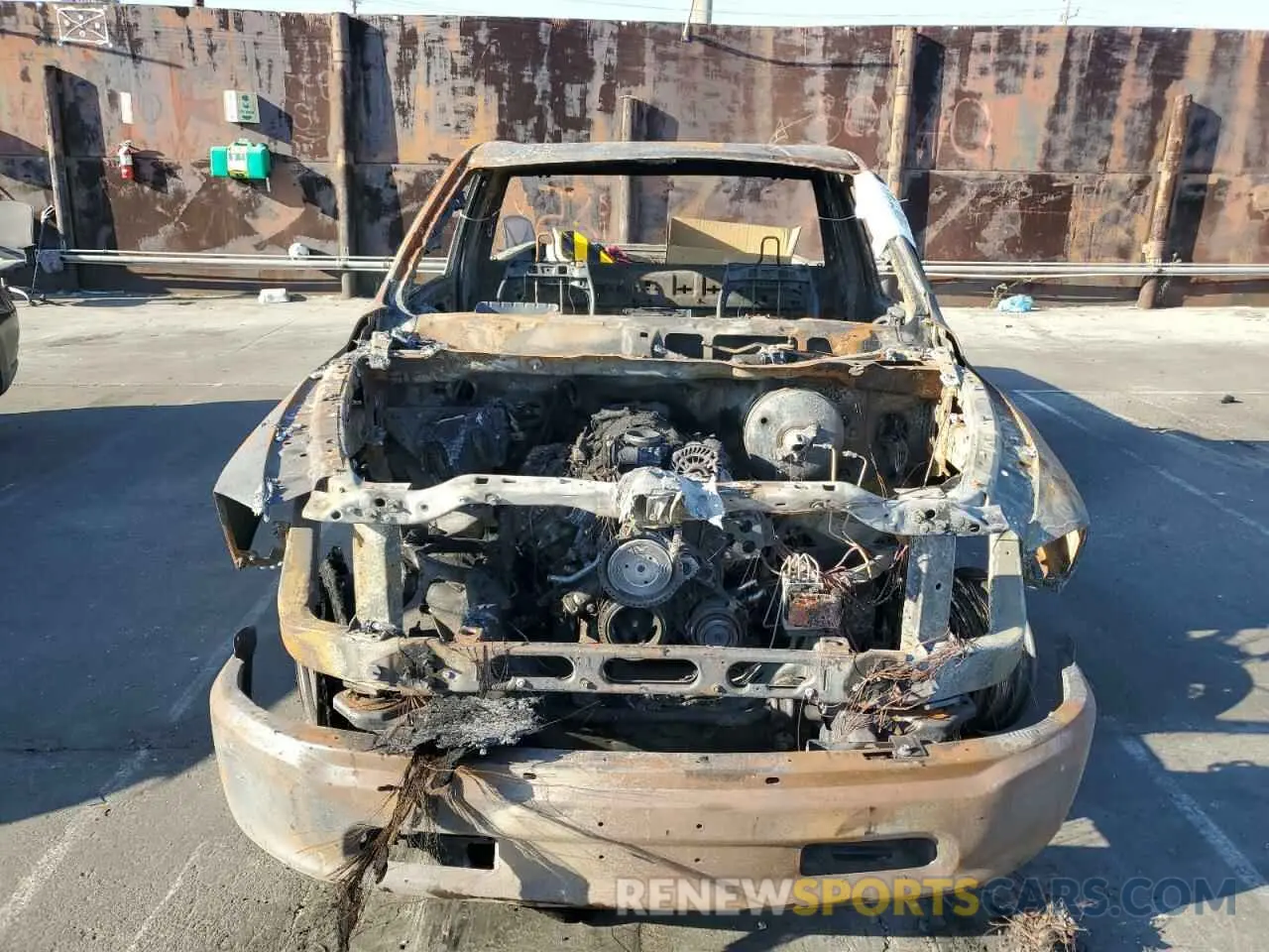 5 Photograph of a damaged car 3C6JR6DTXPG542964 RAM 1500 2023