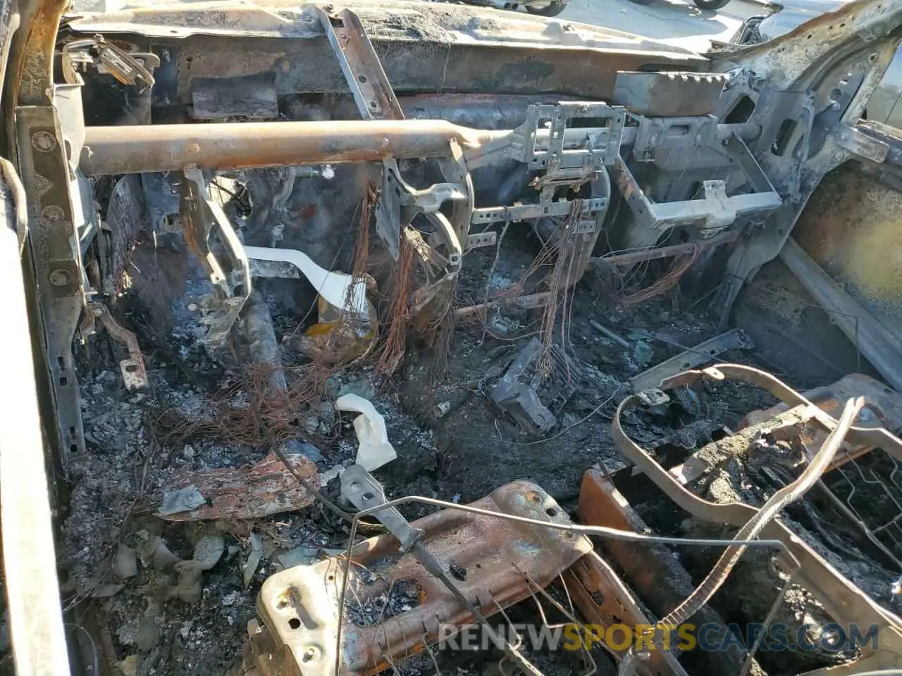 8 Photograph of a damaged car 3C6JR6DTXPG542964 RAM 1500 2023