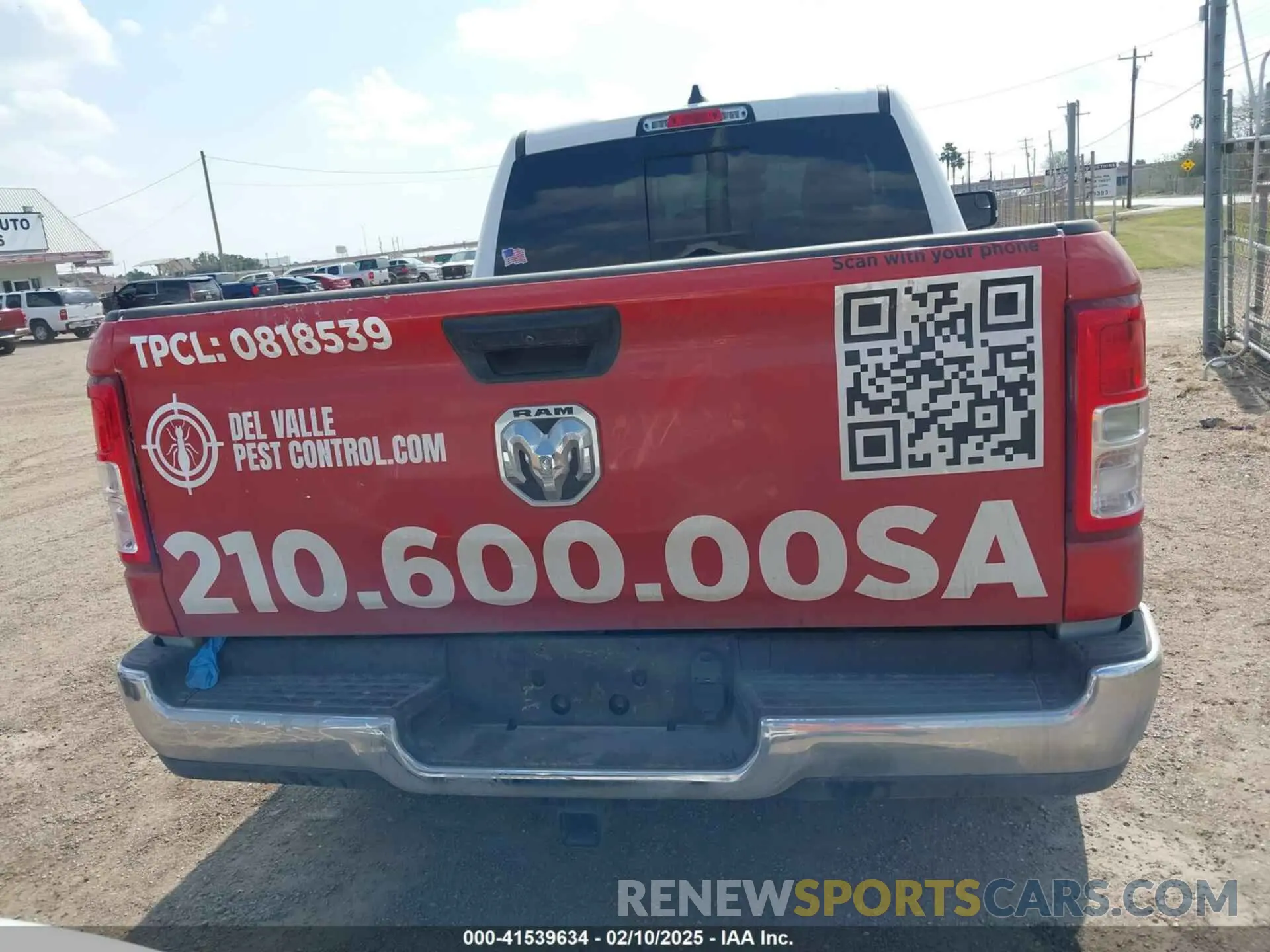 16 Photograph of a damaged car 1C6RREBG8RN122584 RAM 1500 2024