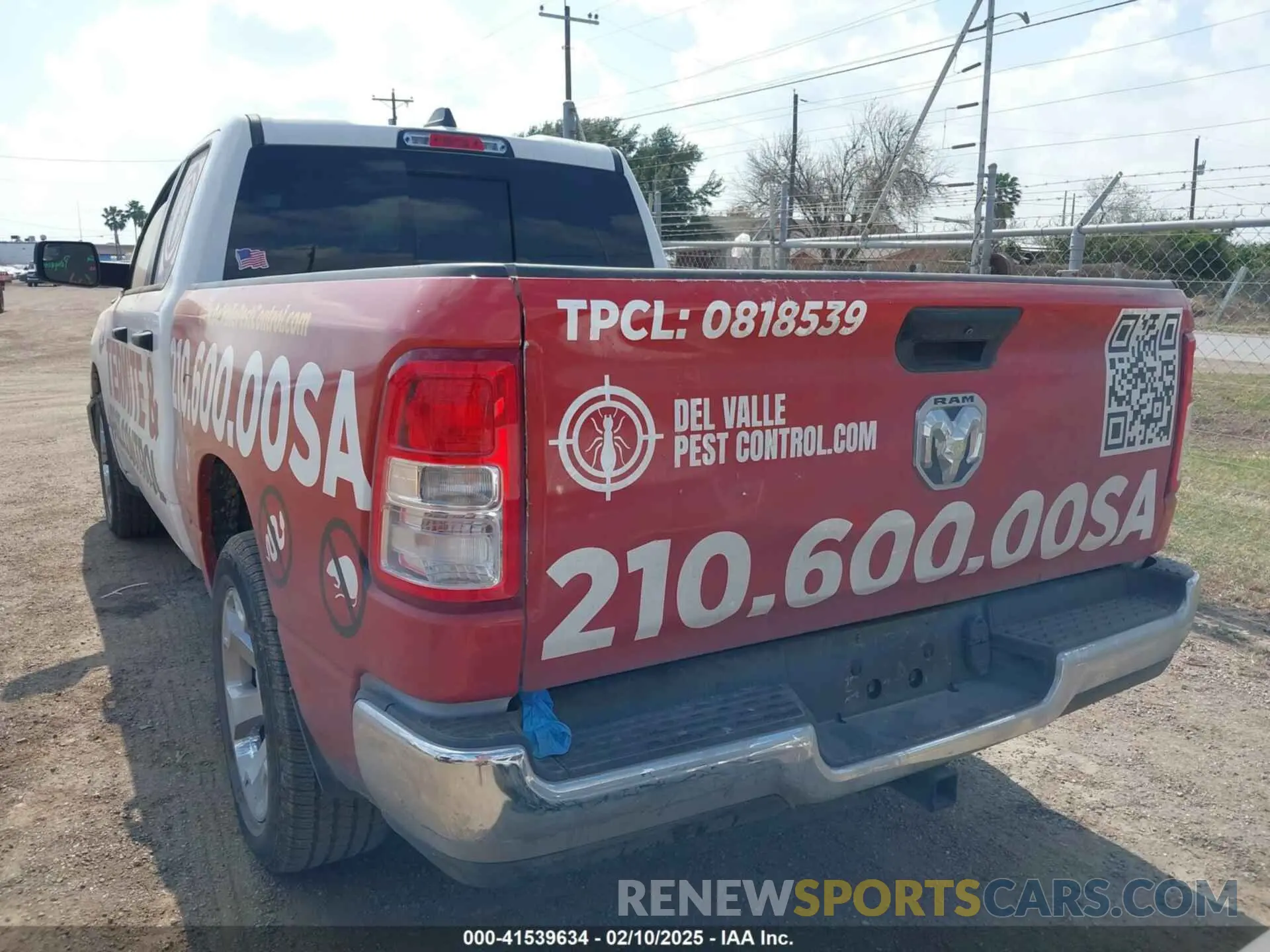 3 Photograph of a damaged car 1C6RREBG8RN122584 RAM 1500 2024