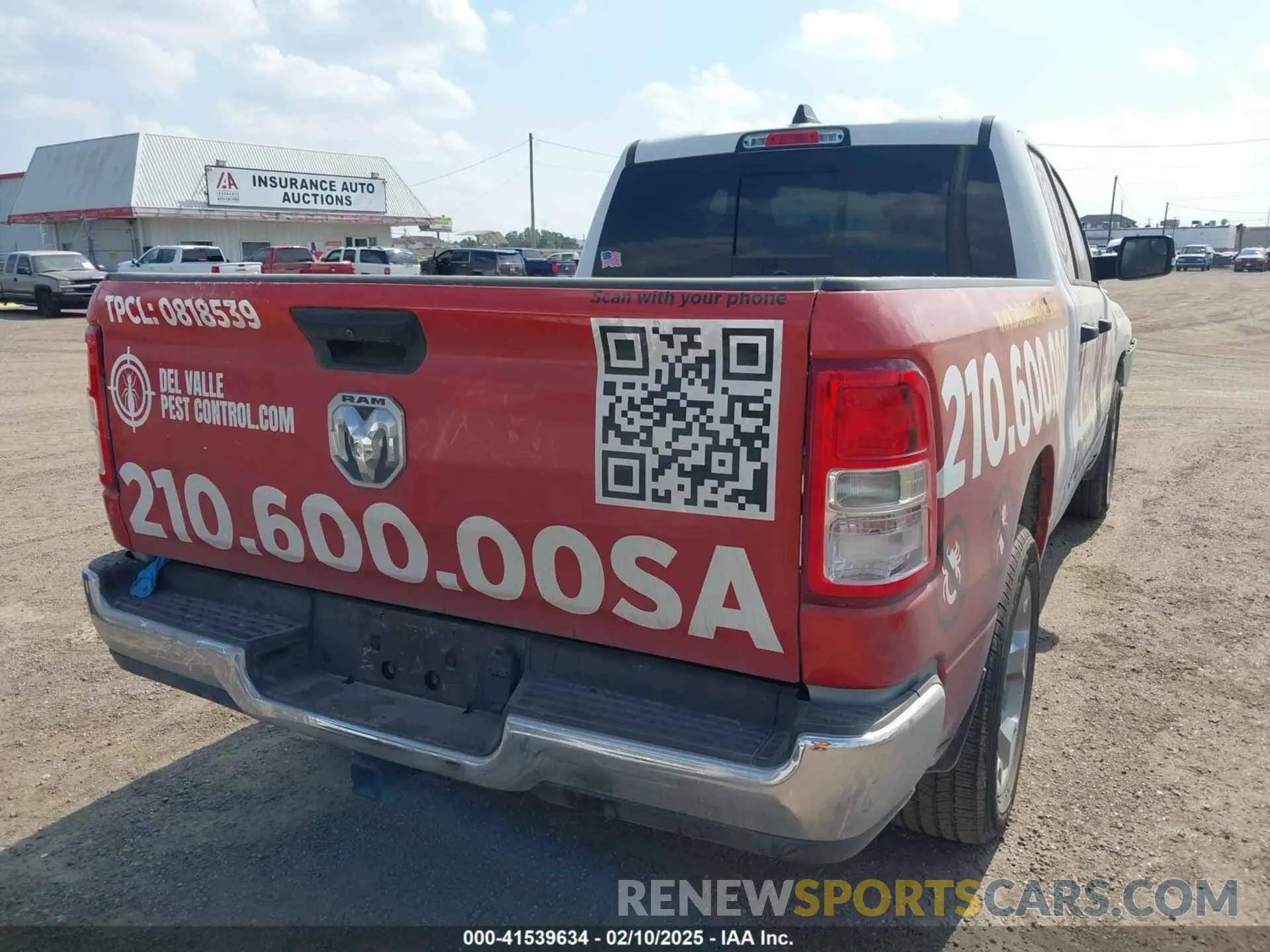 4 Photograph of a damaged car 1C6RREBG8RN122584 RAM 1500 2024