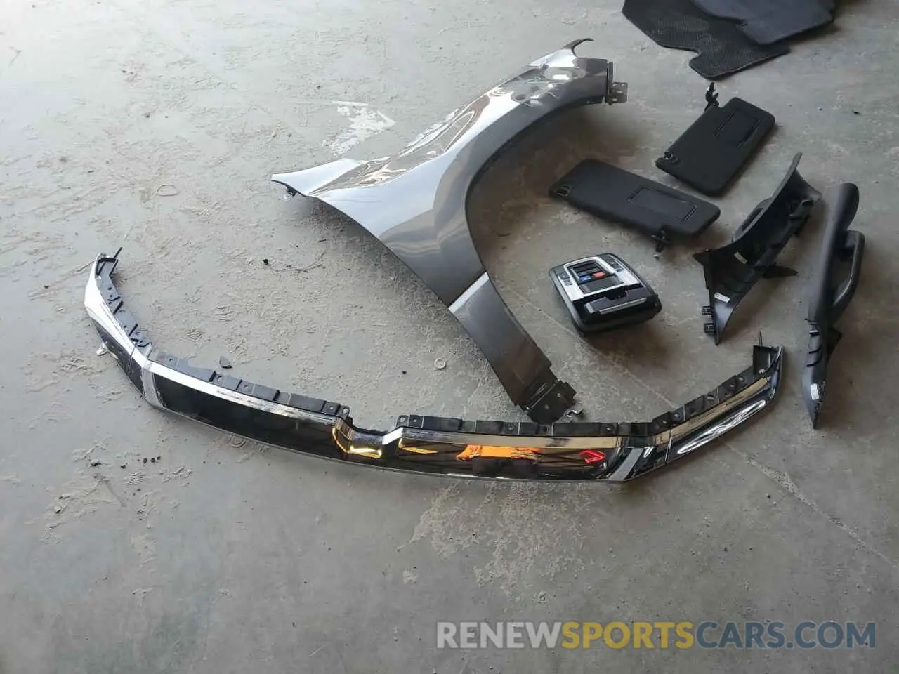 12 Photograph of a damaged car 1C6RREJT0RN220538 RAM 1500 2024