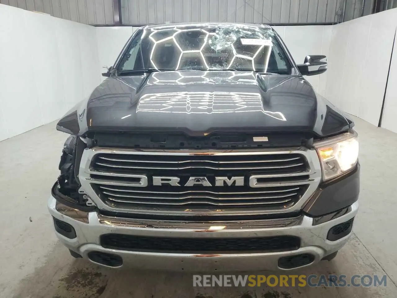 5 Photograph of a damaged car 1C6RREJT0RN220538 RAM 1500 2024