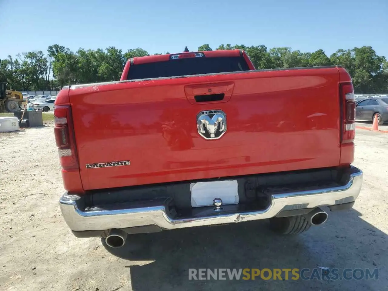 6 Photograph of a damaged car 1C6RREJT5RN219367 RAM 1500 2024