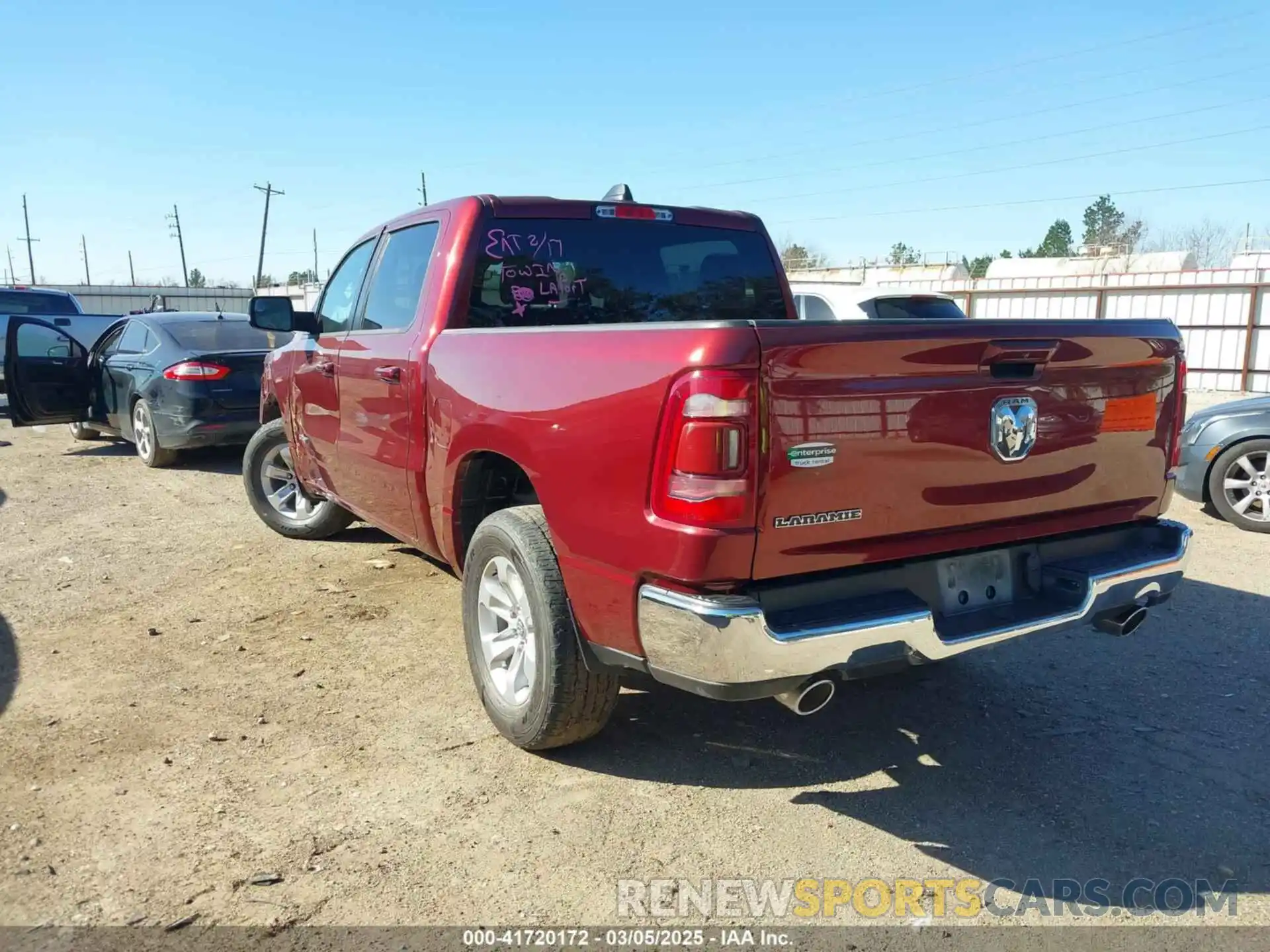 3 Photograph of a damaged car 1C6RREJT8RN220786 RAM 1500 2024