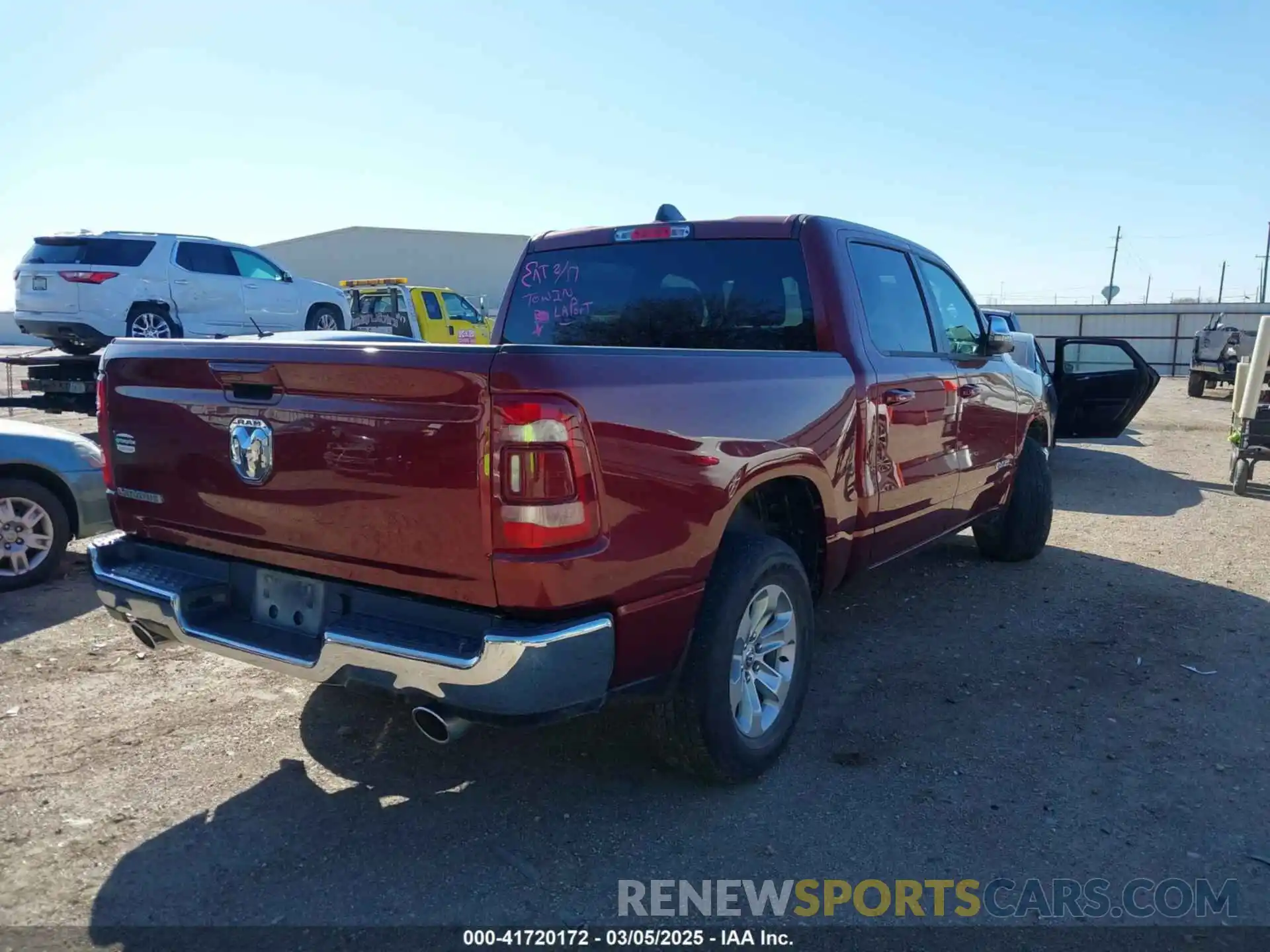 4 Photograph of a damaged car 1C6RREJT8RN220786 RAM 1500 2024