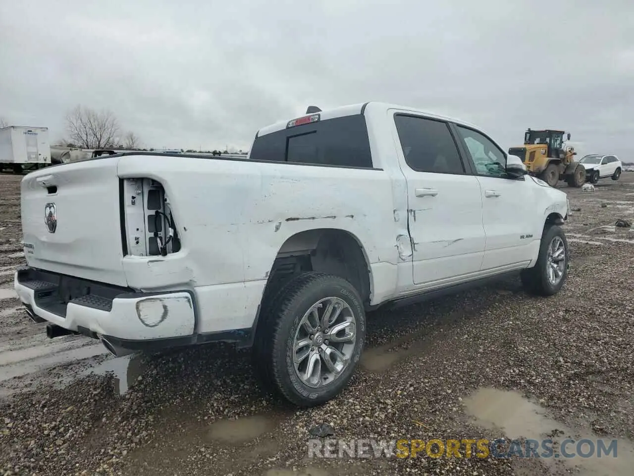 3 Photograph of a damaged car 1C6RREJTXRN122648 RAM 1500 2024