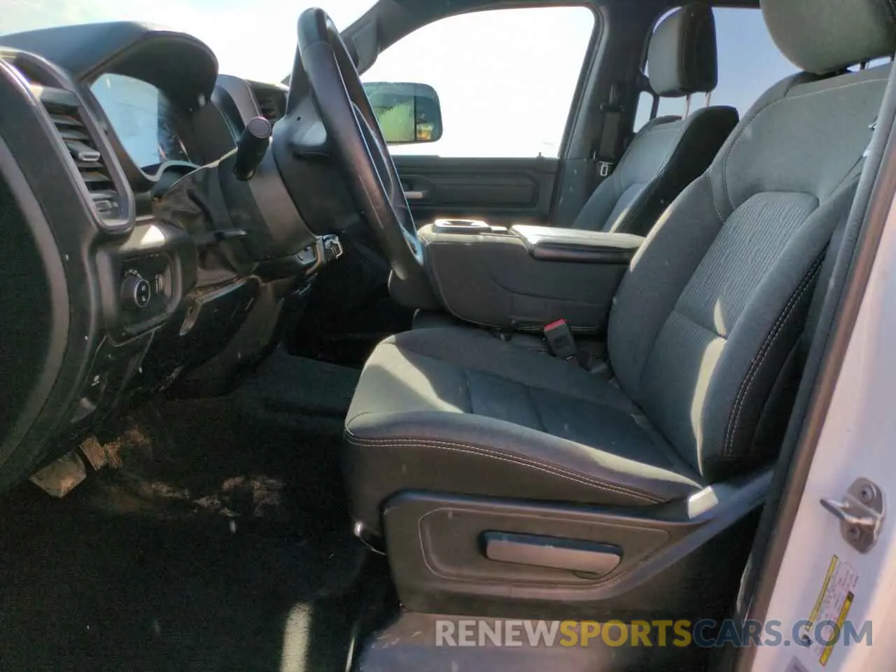 7 Photograph of a damaged car 1C6RRFGG3RN145463 RAM 1500 2024