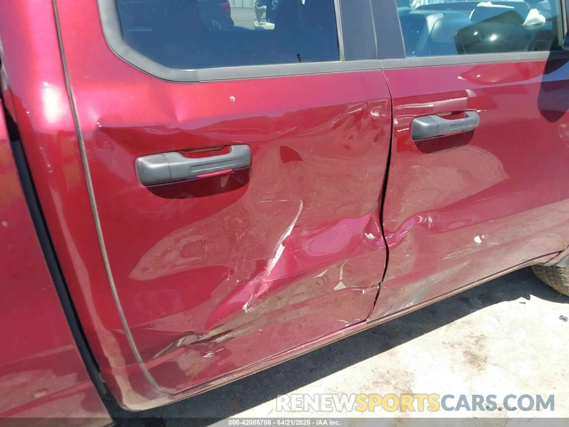 6 Photograph of a damaged car 1C6SRECG5RN205714 RAM 1500 2024